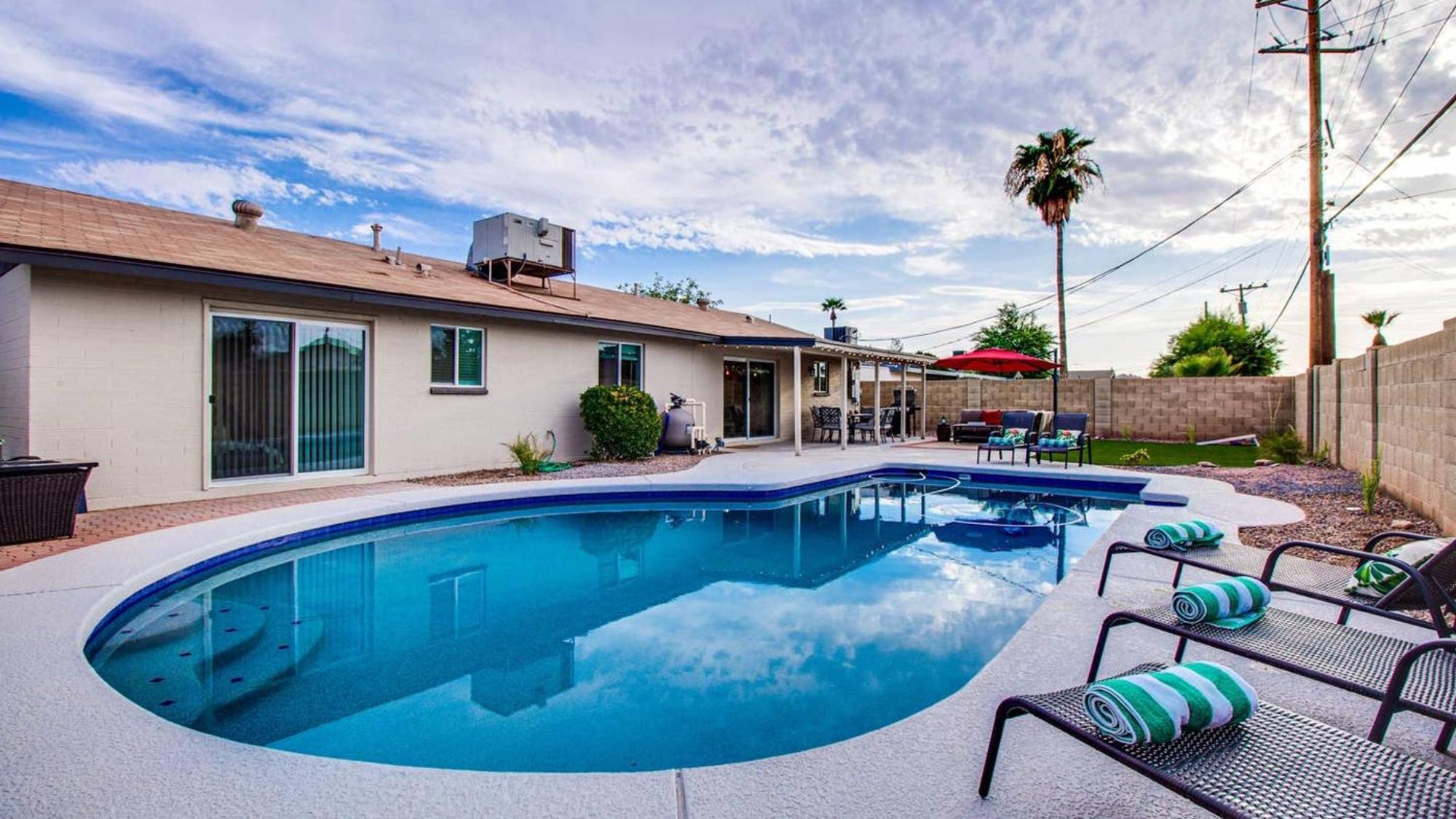 Amazing Modern Remodel Near Old Town With Heated Pool Holiday home Scottsdale