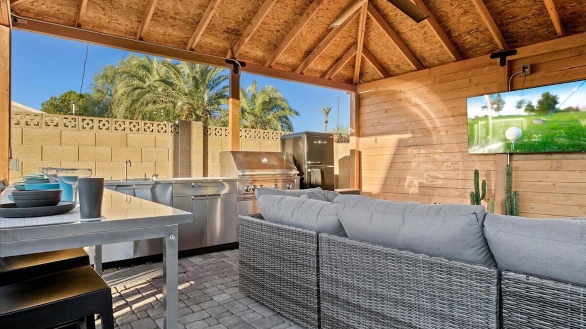 Just Listed Old Town Paradise Whtd Pool Holiday home Scottsdale