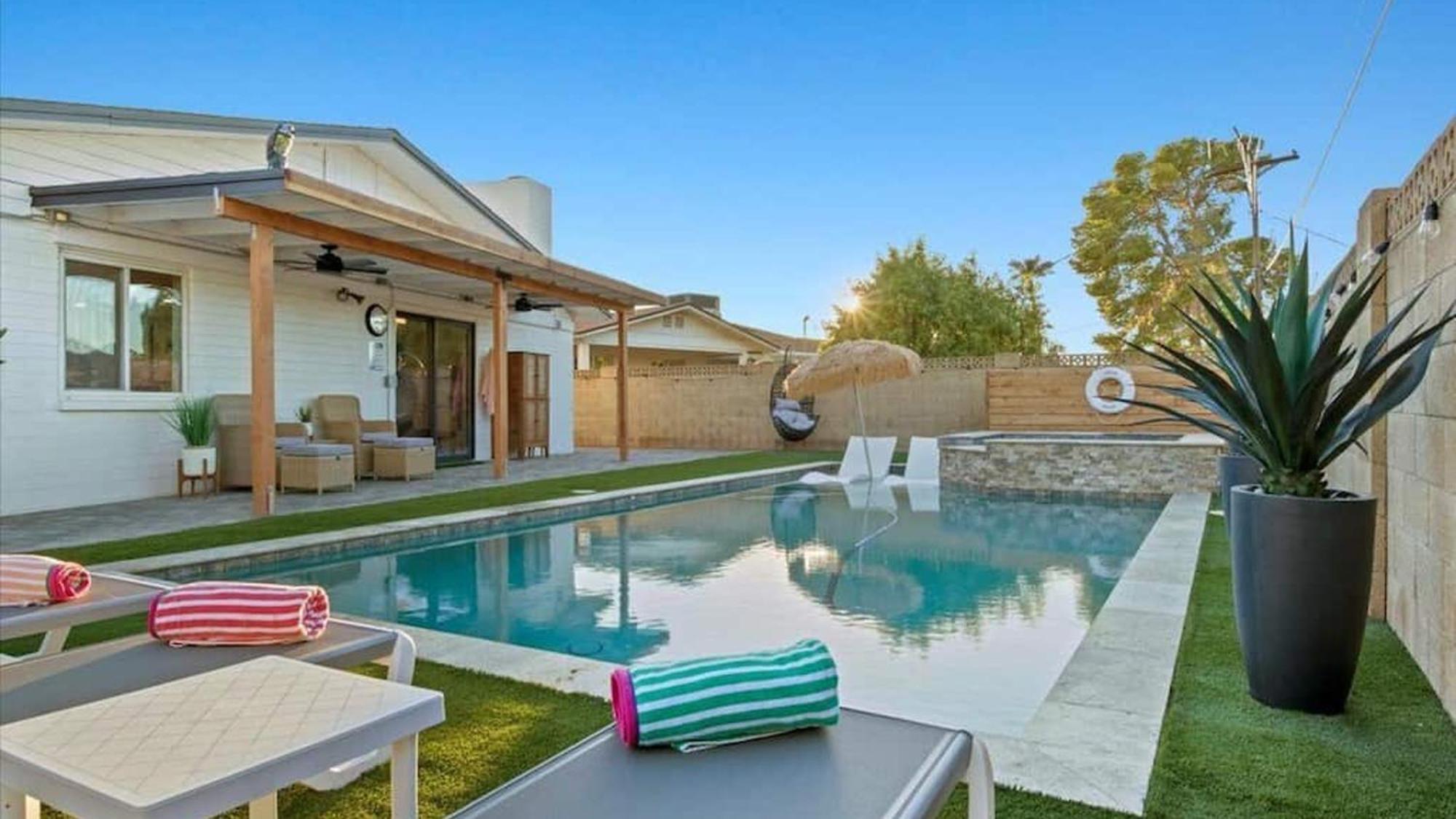 Just Listed Old Town Paradise Whtd Pool Holiday home *