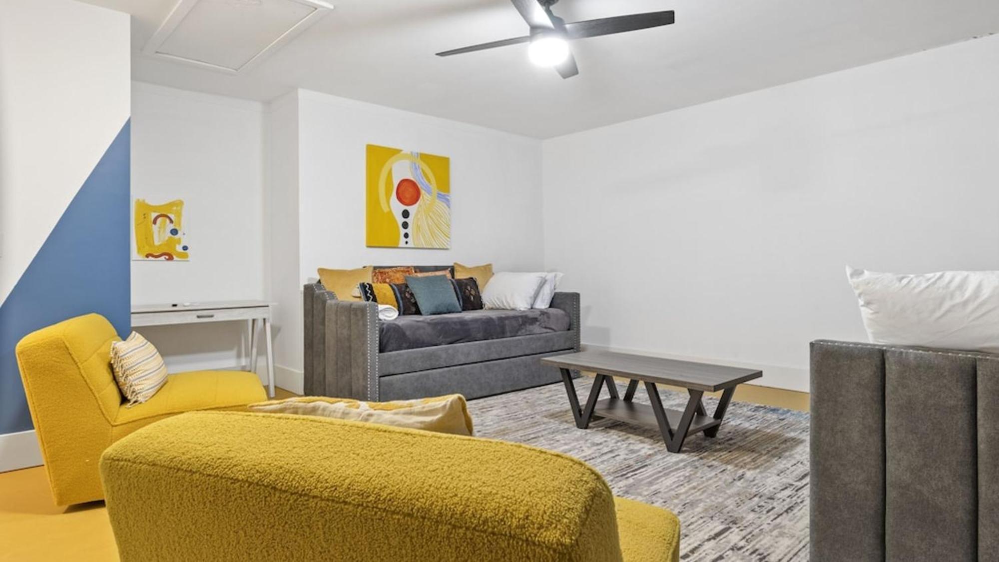 Just Listed Modern Classy 4 Bdrm Heart Of Oldtown Holiday home *