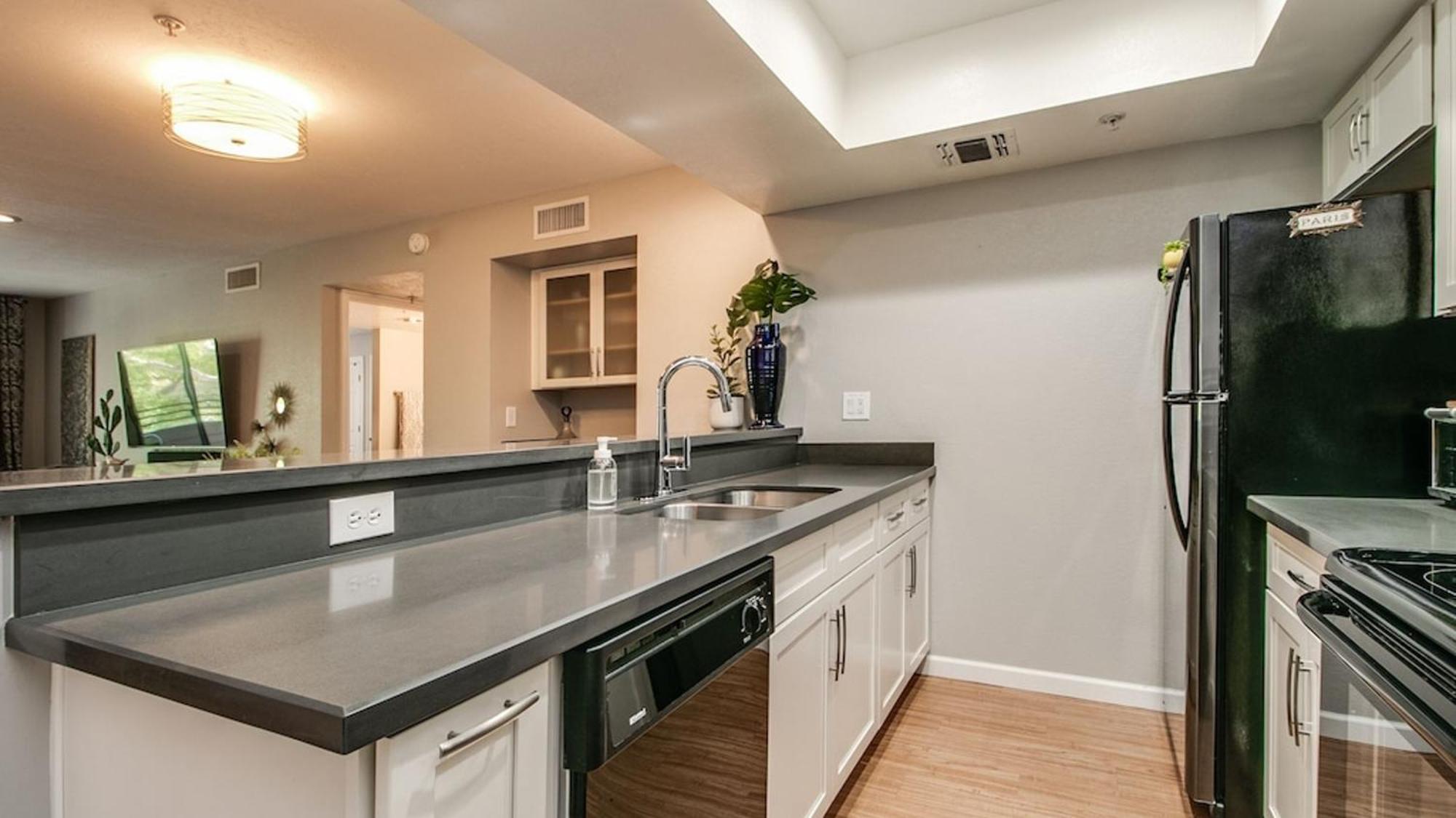 Charming & Comfy In The Heart Of Old Town! *