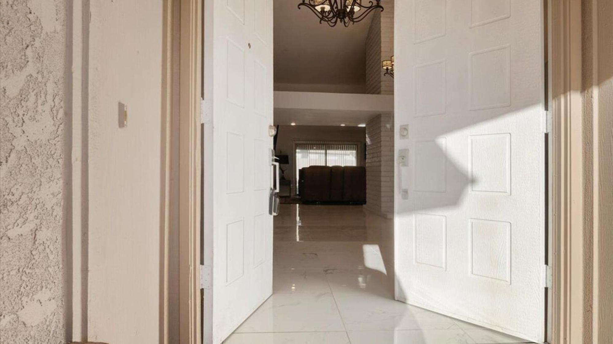 Stunning 3-bdrm In Great Location Wpool Scottsdale