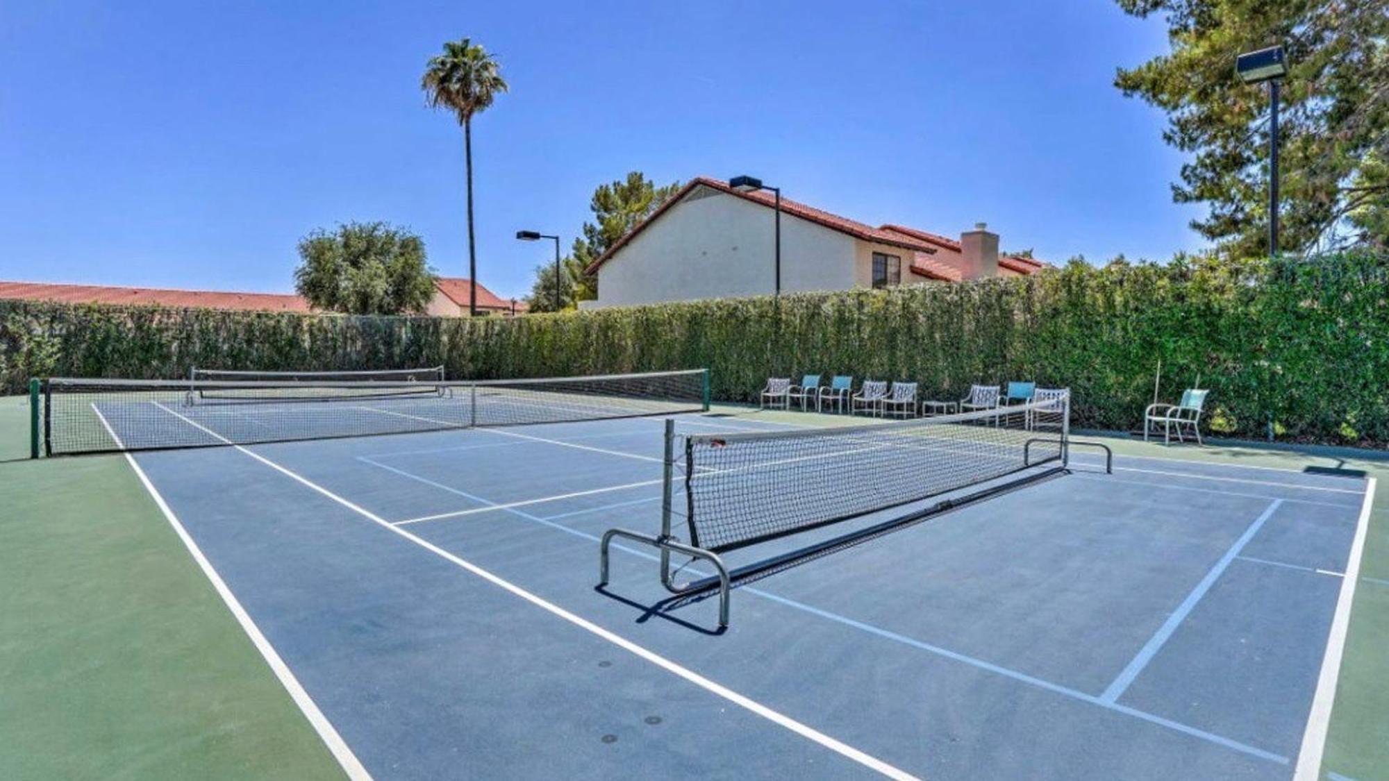 Relaxing 2 Bdrm In Prime Location * Scottsdale