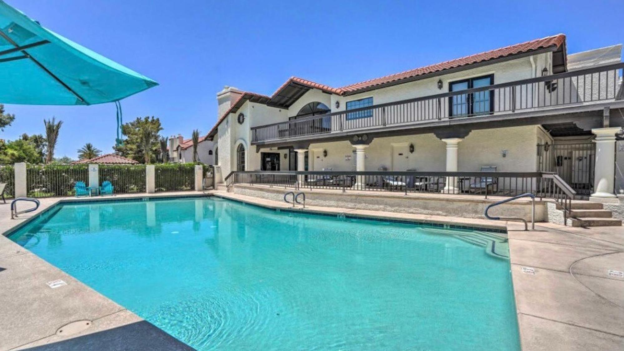 Relaxing 2 Bdrm In Prime Location *