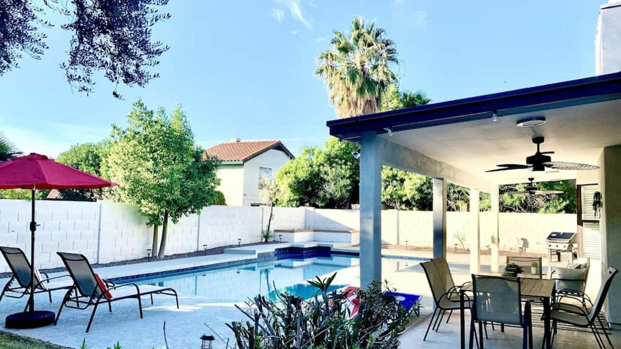 Beautiful 5-bdrm Vacation Wheated Pool Scottsdale
