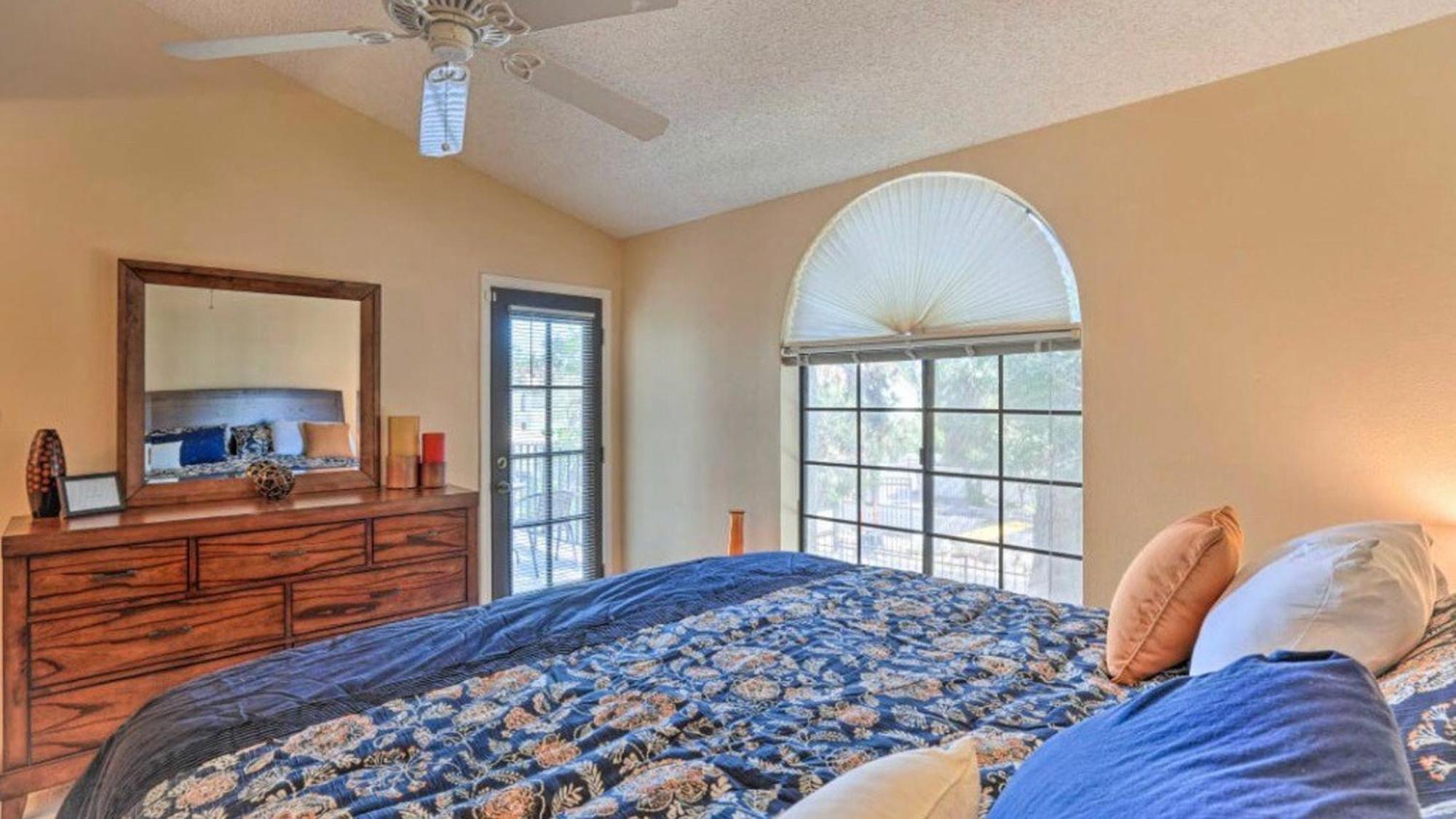Relaxing 2 Bdrm In Prime Location Scottsdale