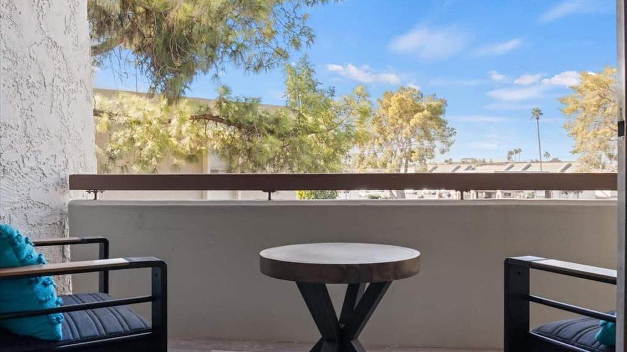 Modern And Sophisticated Old Town Gem * Scottsdale