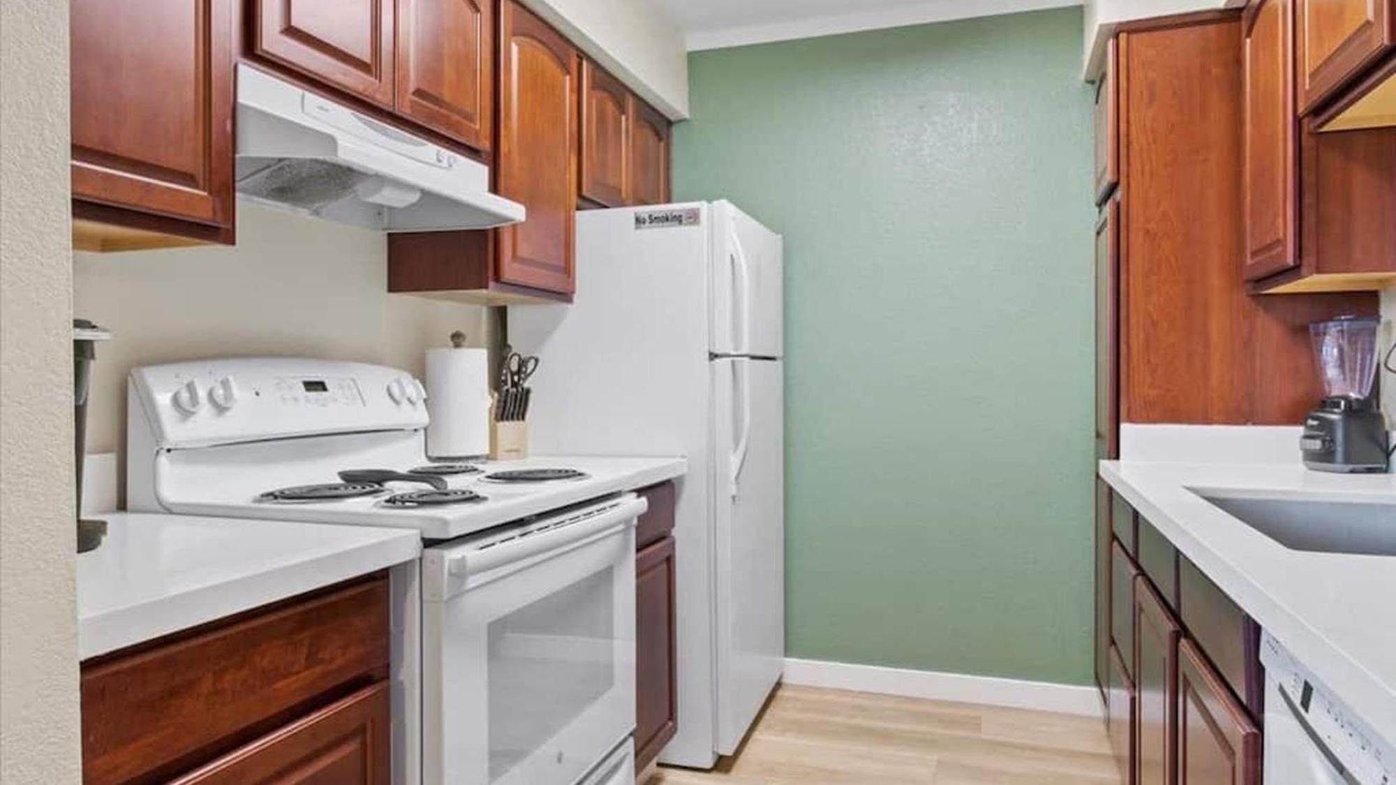 Modern And Sophisticated Old Town Gem *
