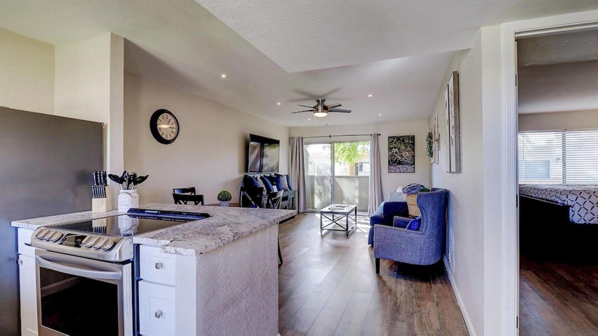 Comfy 1-bdrm In Heart Of Old Town *