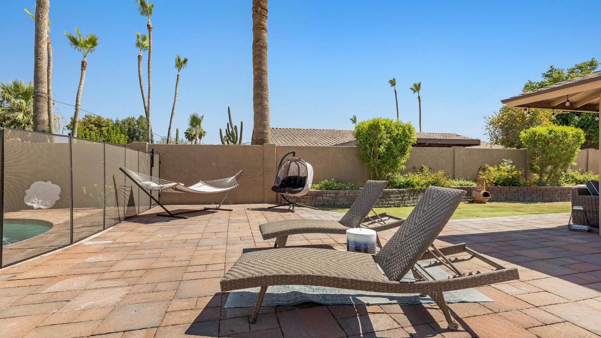 Holiday home Luxe 4 Bdrm W Backyard Oasis