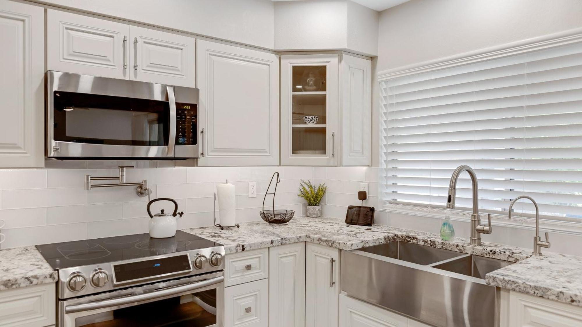 Luxe 4 Bdrm W Backyard Oasis Scottsdale