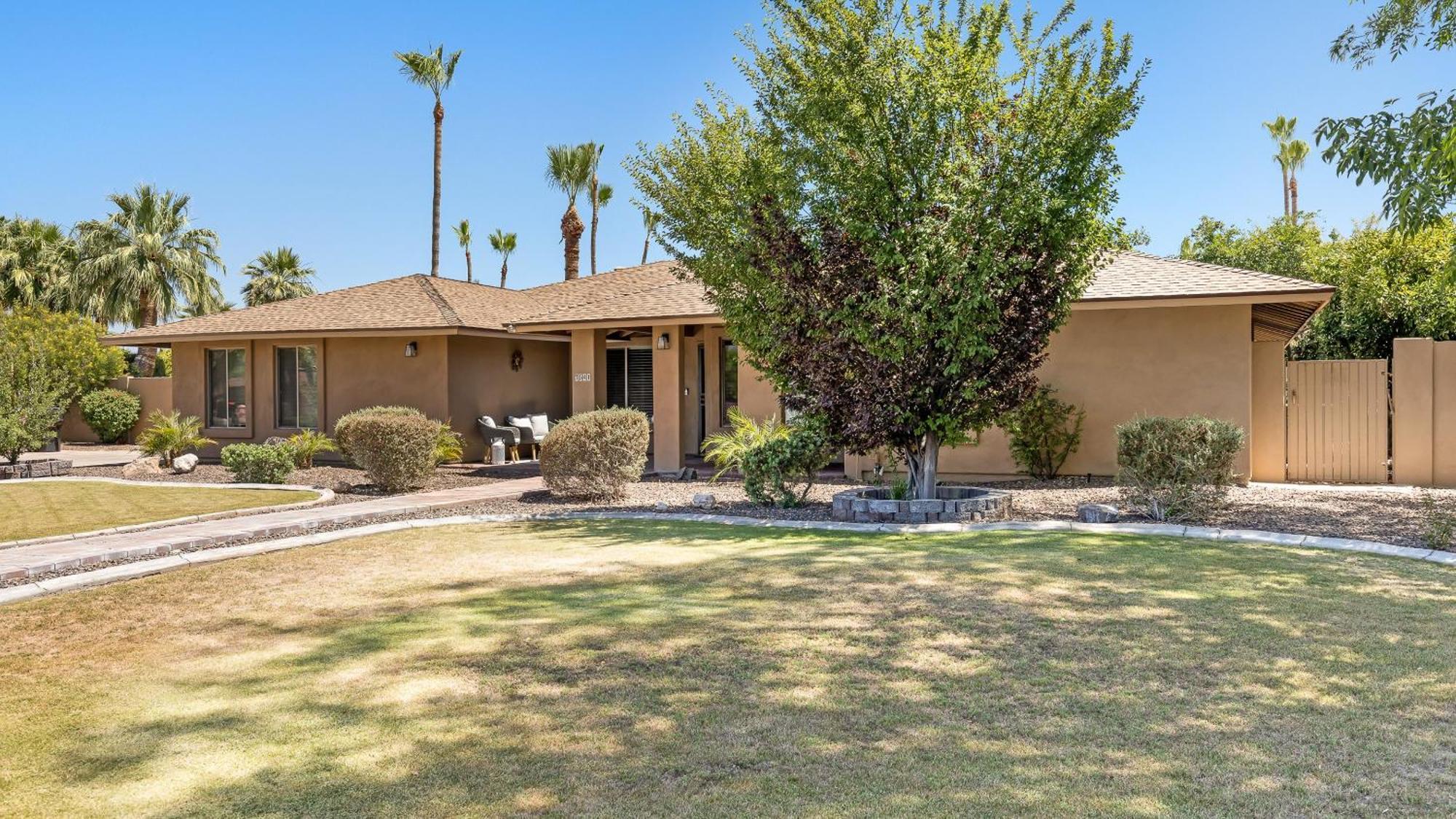 Luxe 4 Bdrm W Backyard Oasis * Scottsdale