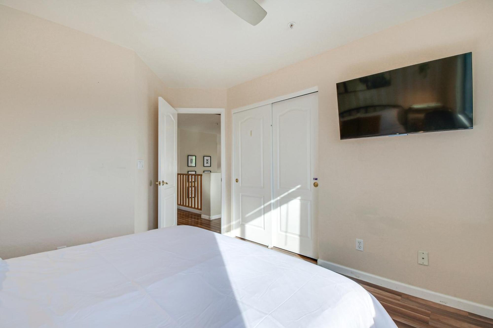 Spacious With Private Heated Pool Holiday home