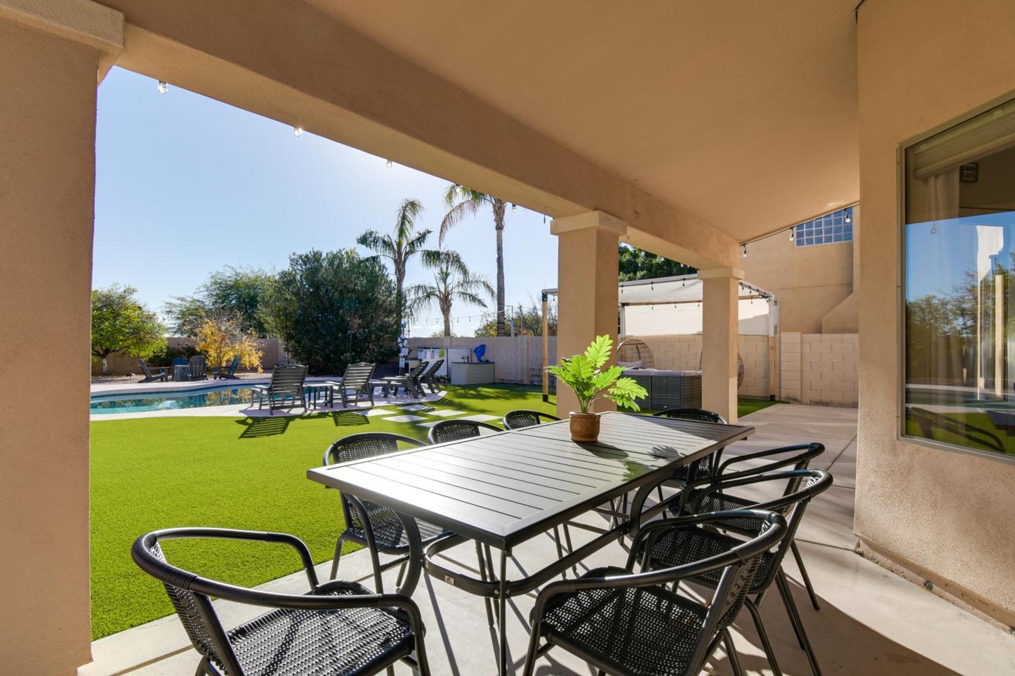 Spacious With Private Heated Pool *