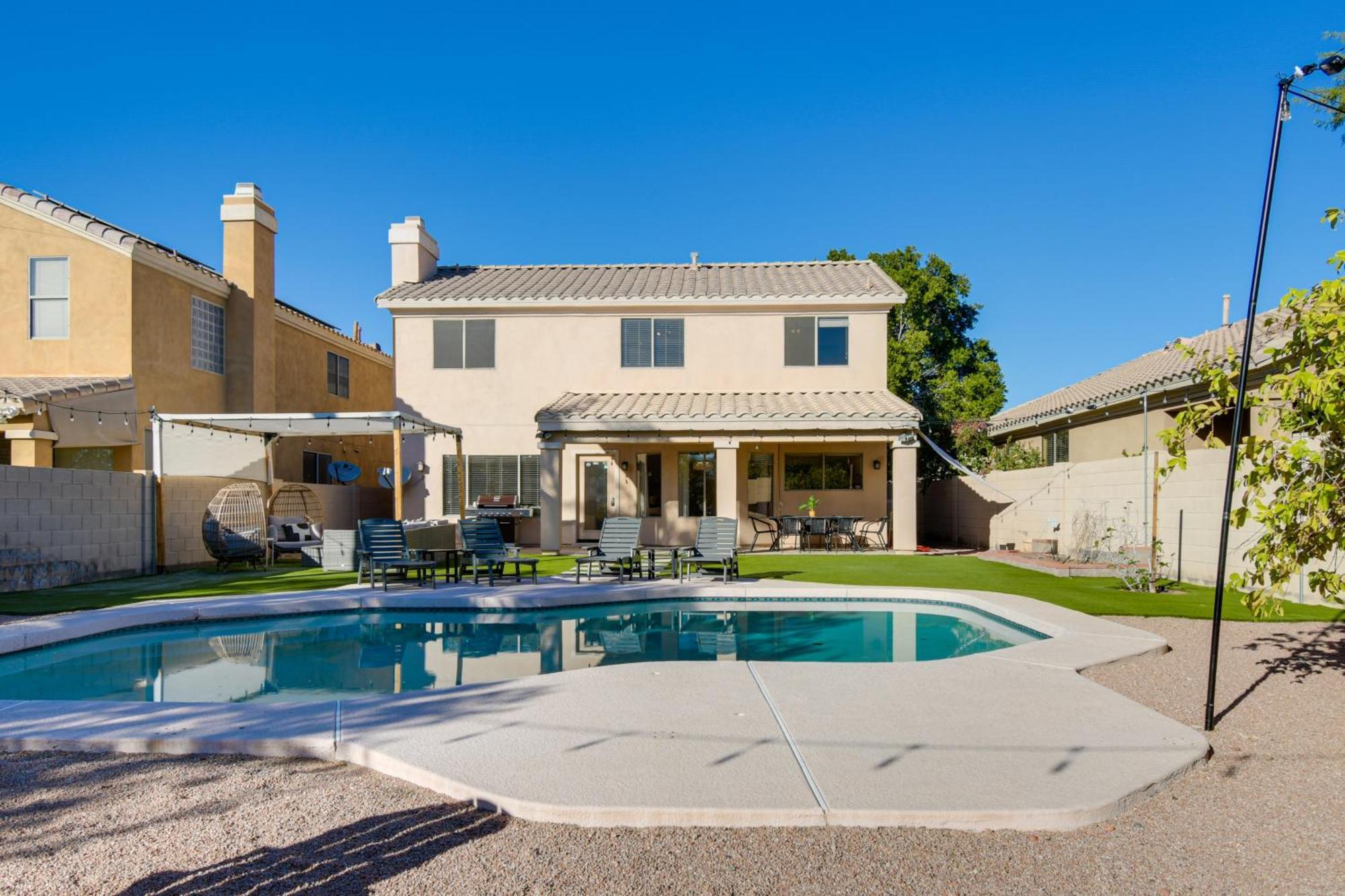 Spacious With Private Heated Pool Scottsdale