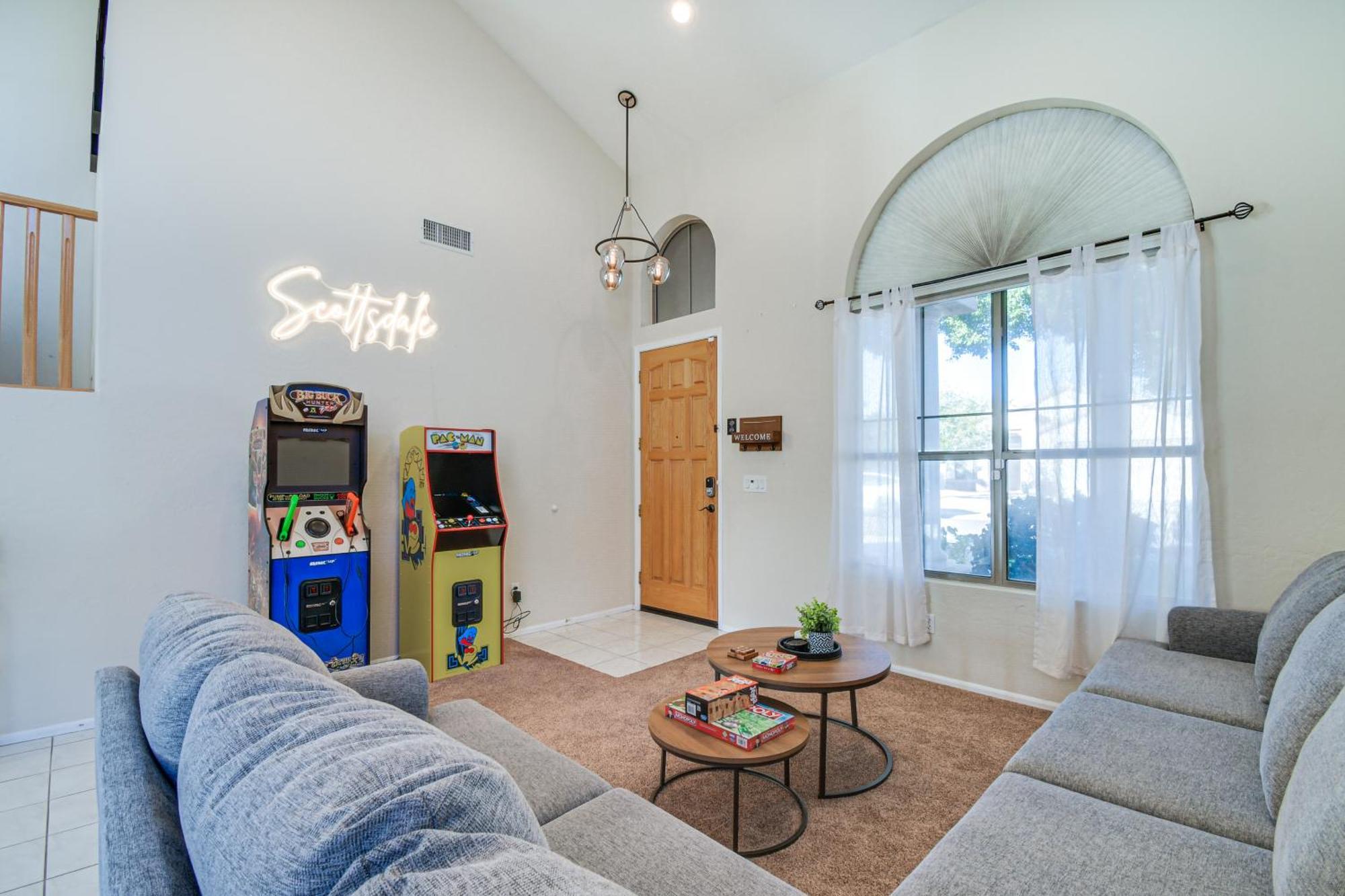 Spacious With Private Heated Pool Holiday home