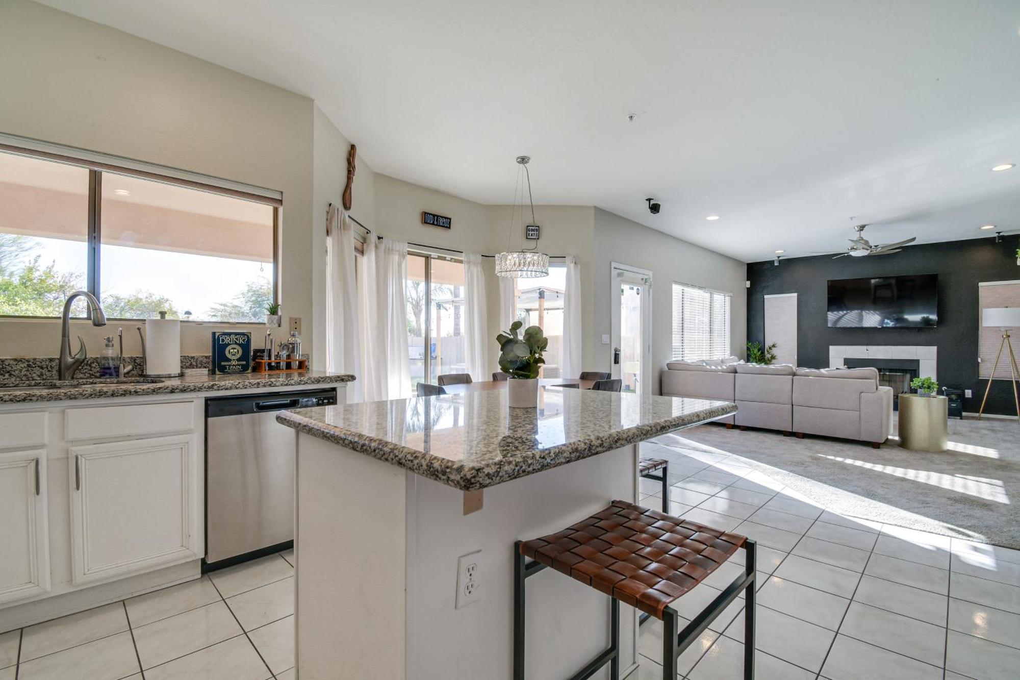 Spacious With Private Heated Pool *