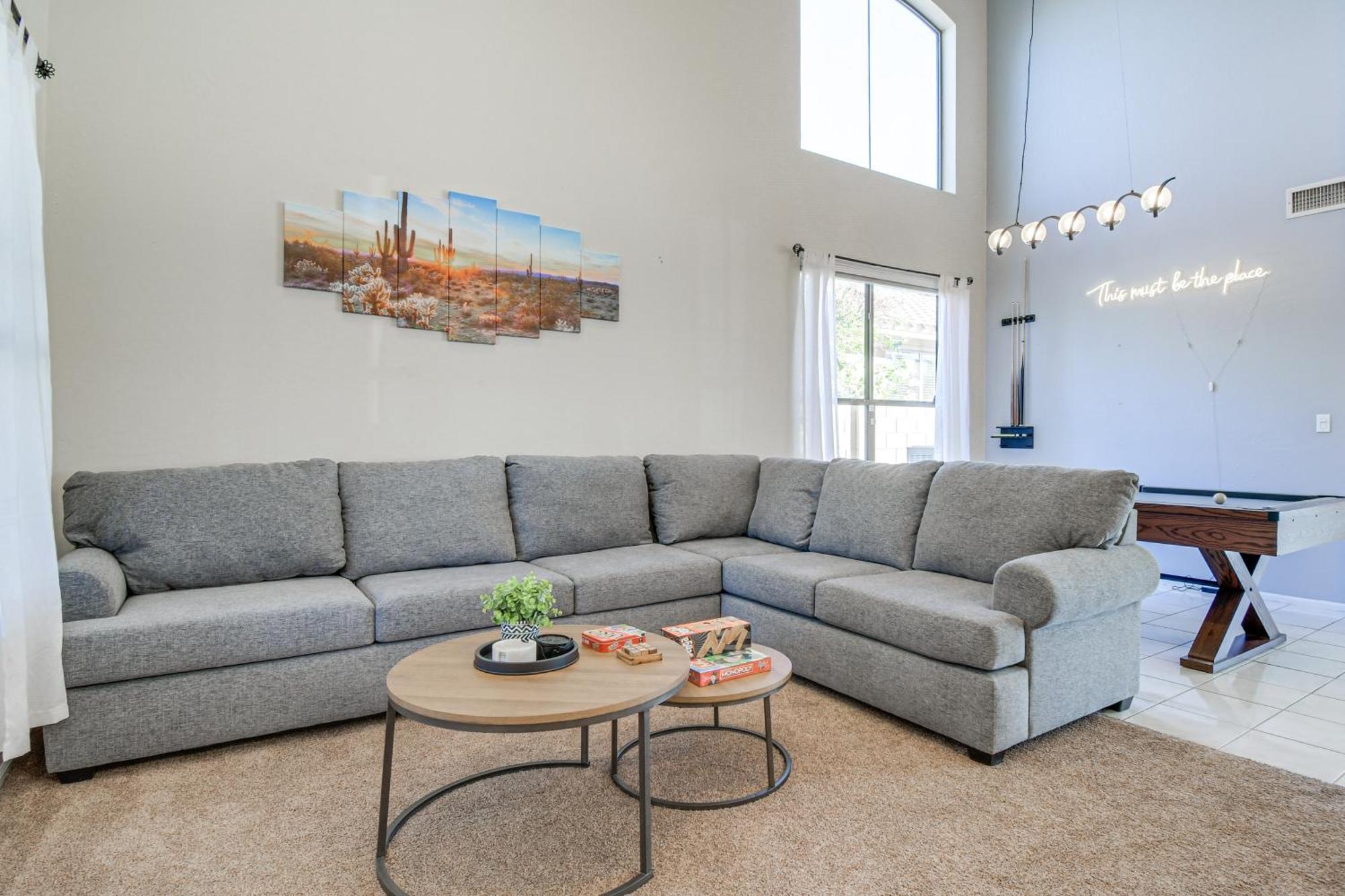 Spacious With Private Heated Pool *