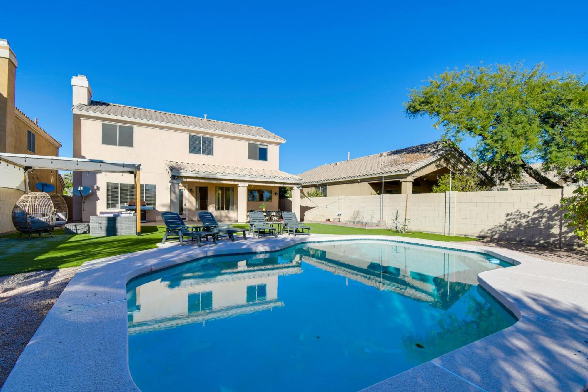 Spacious With Private Heated Pool