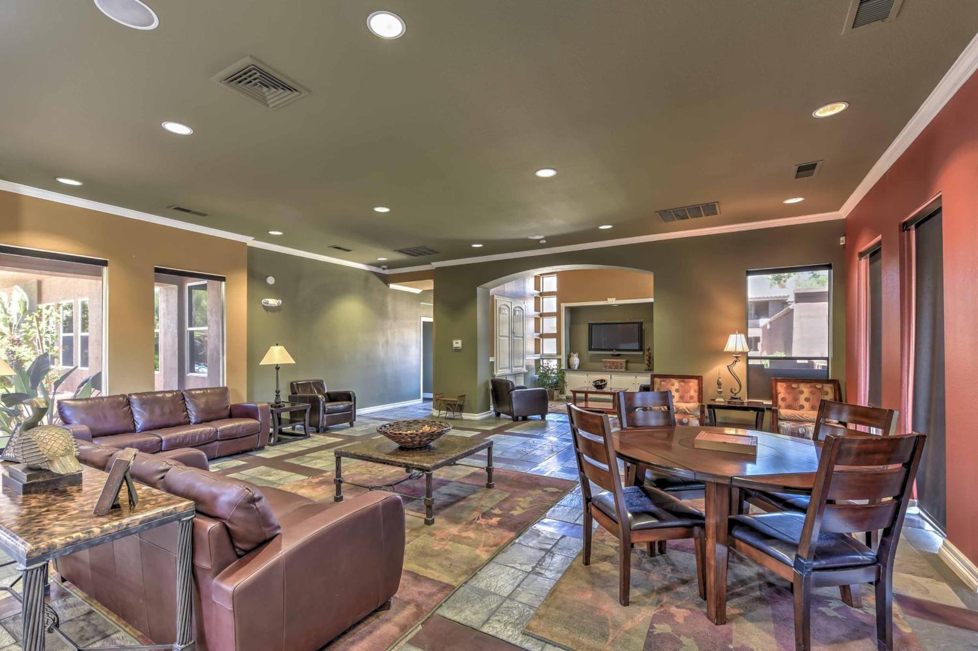 Charming With 2 Pools Apartment *