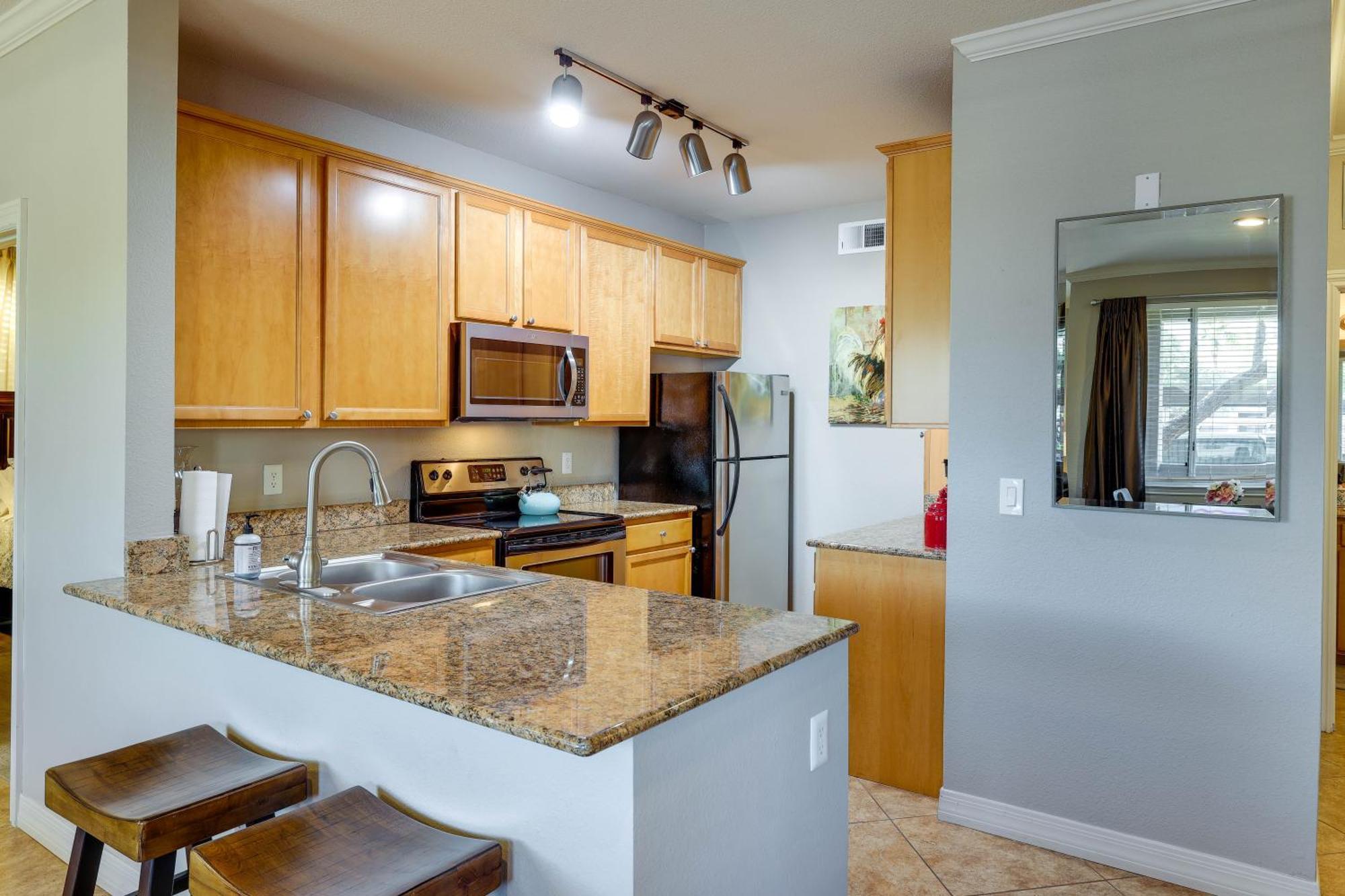 Charming With 2 Pools * Scottsdale
