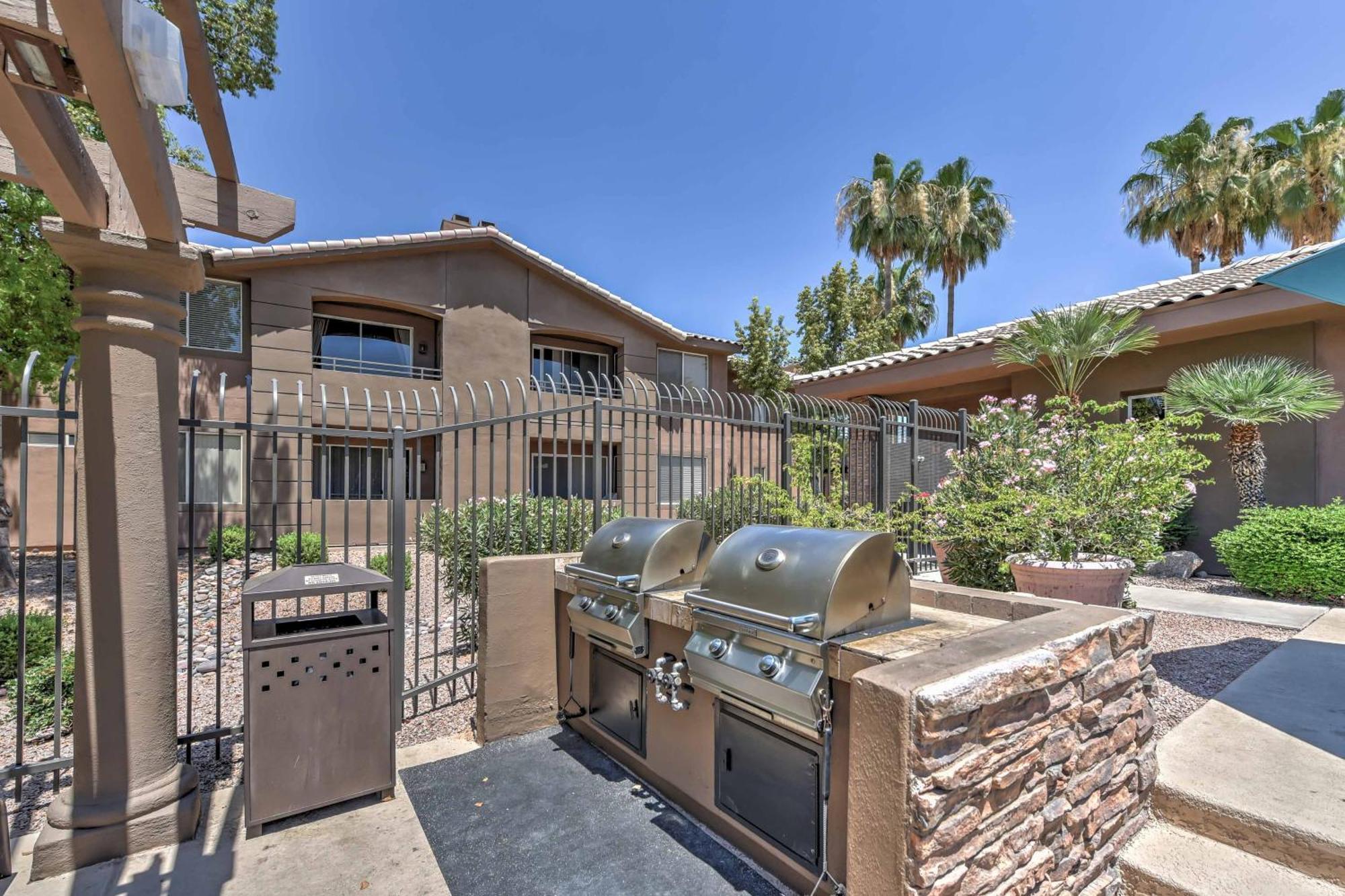 Charming With 2 Pools Scottsdale
