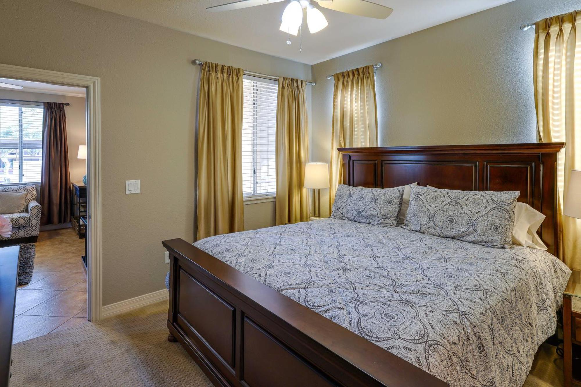 Charming With 2 Pools Apartment