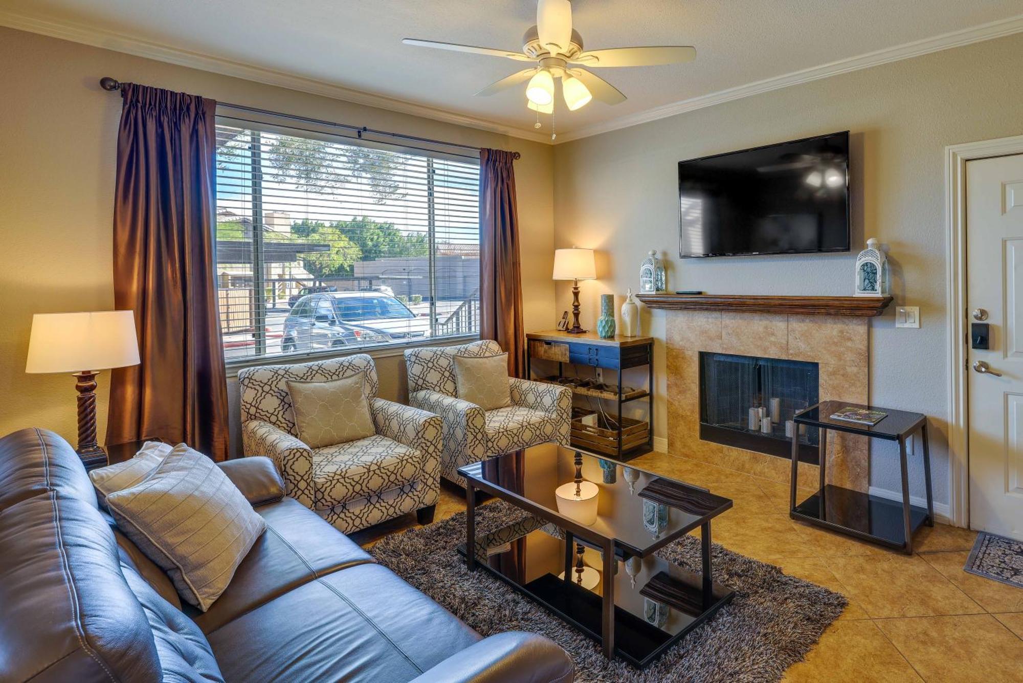 Charming With 2 Pools Scottsdale