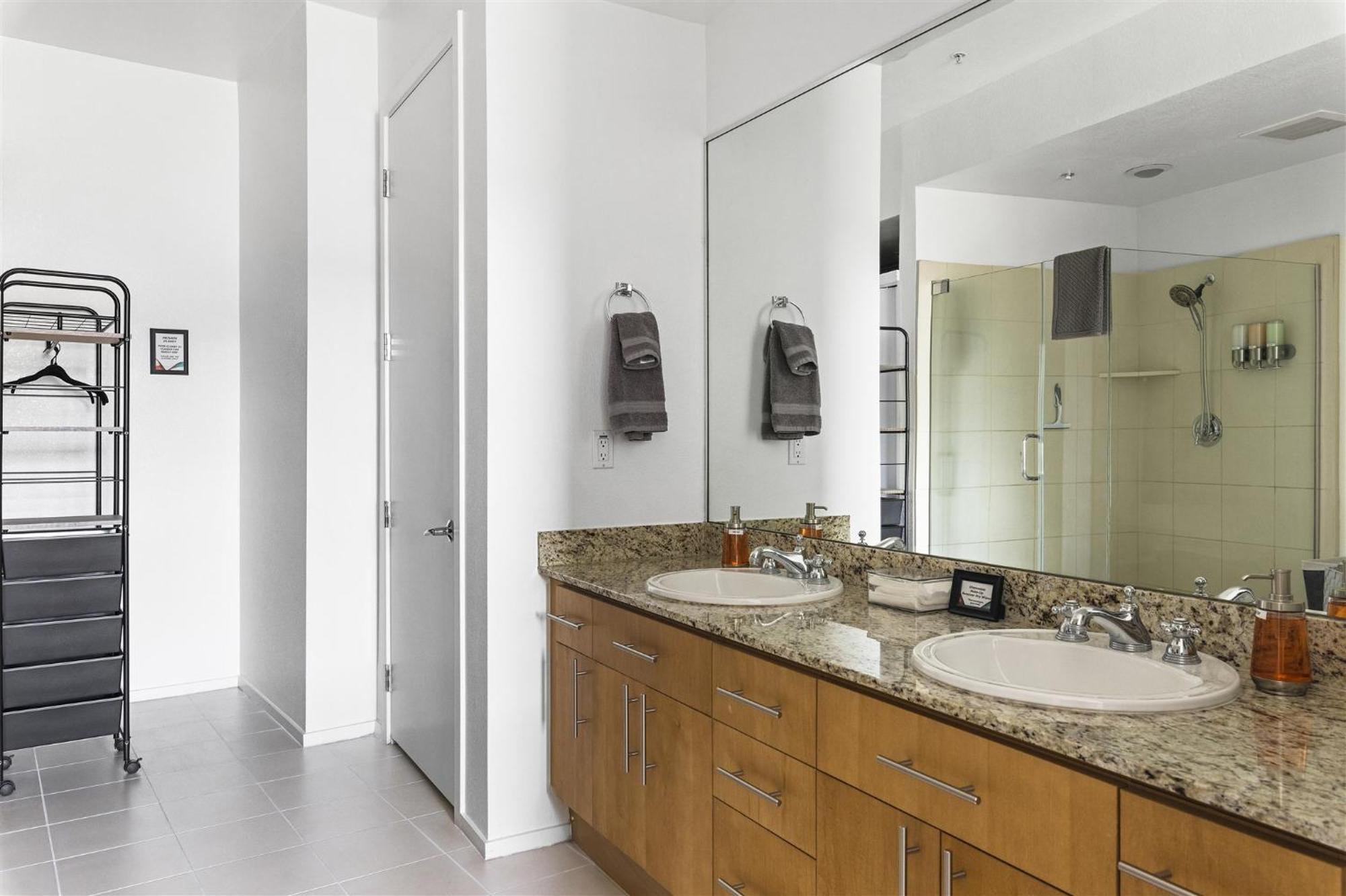 Step Out To Historic Old Town 2 King/2bath W/pool Scottsdale