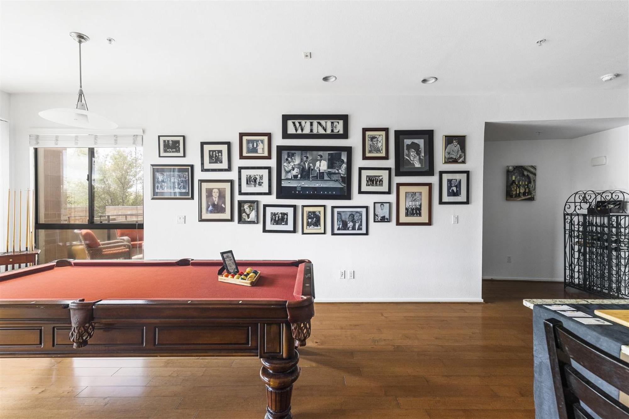 Step Out To Historic Old Town 2 King/2bath W/pool