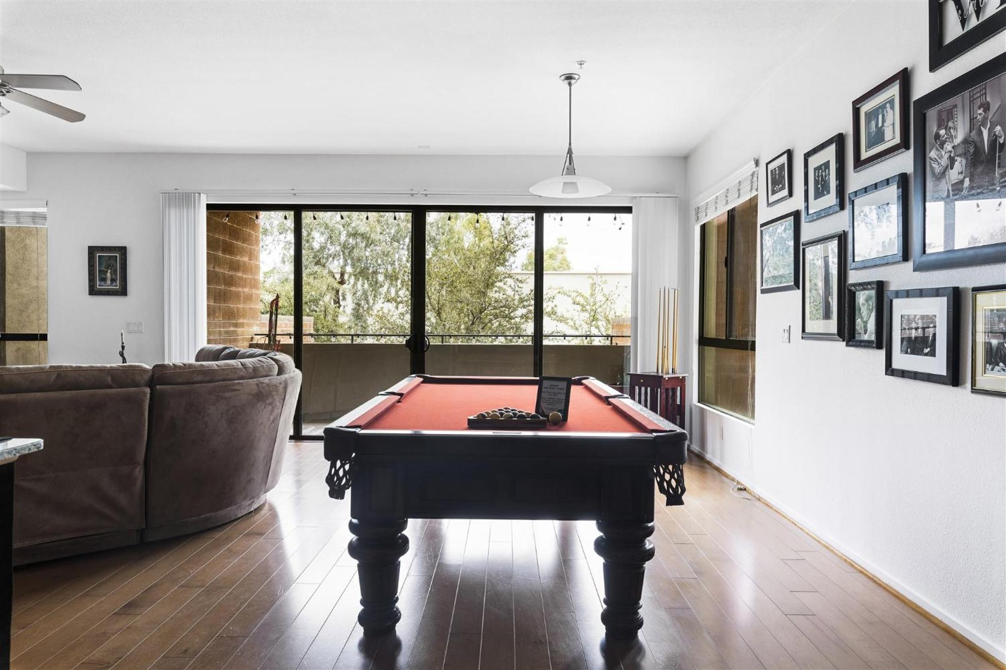 Step Out To Historic Old Town 2 King/2bath W/pool