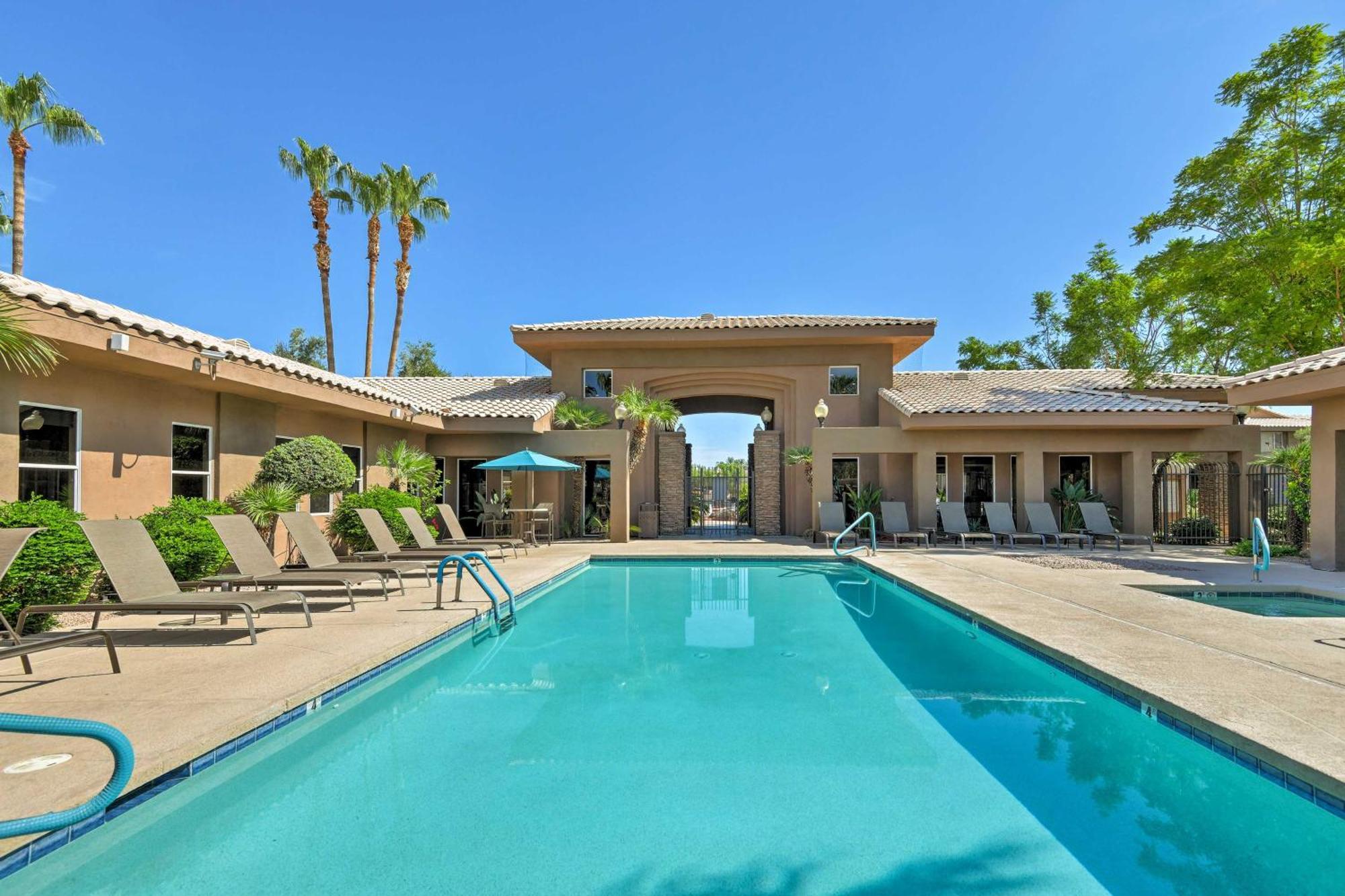 With Fireplace And Community Pools! * Scottsdale