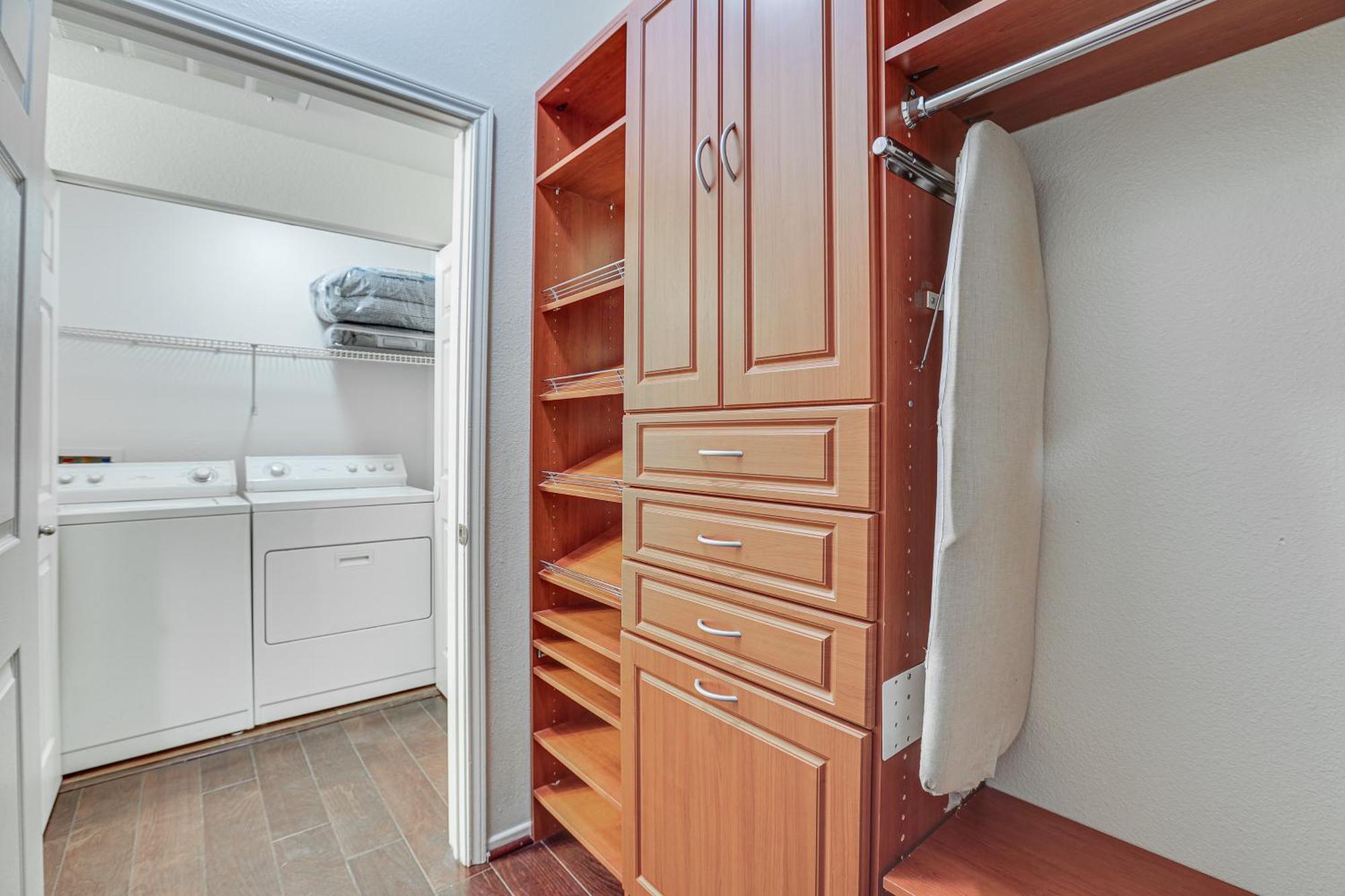 Apartment With Fireplace And Community Pools! Scottsdale