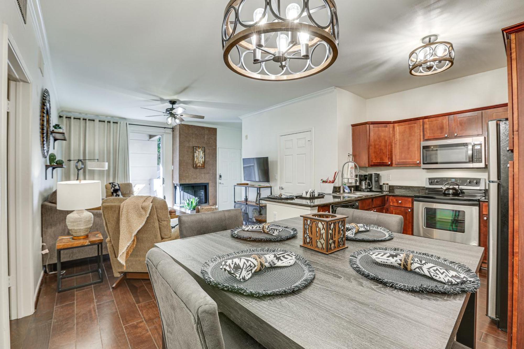 With Fireplace And Community Pools! * Scottsdale