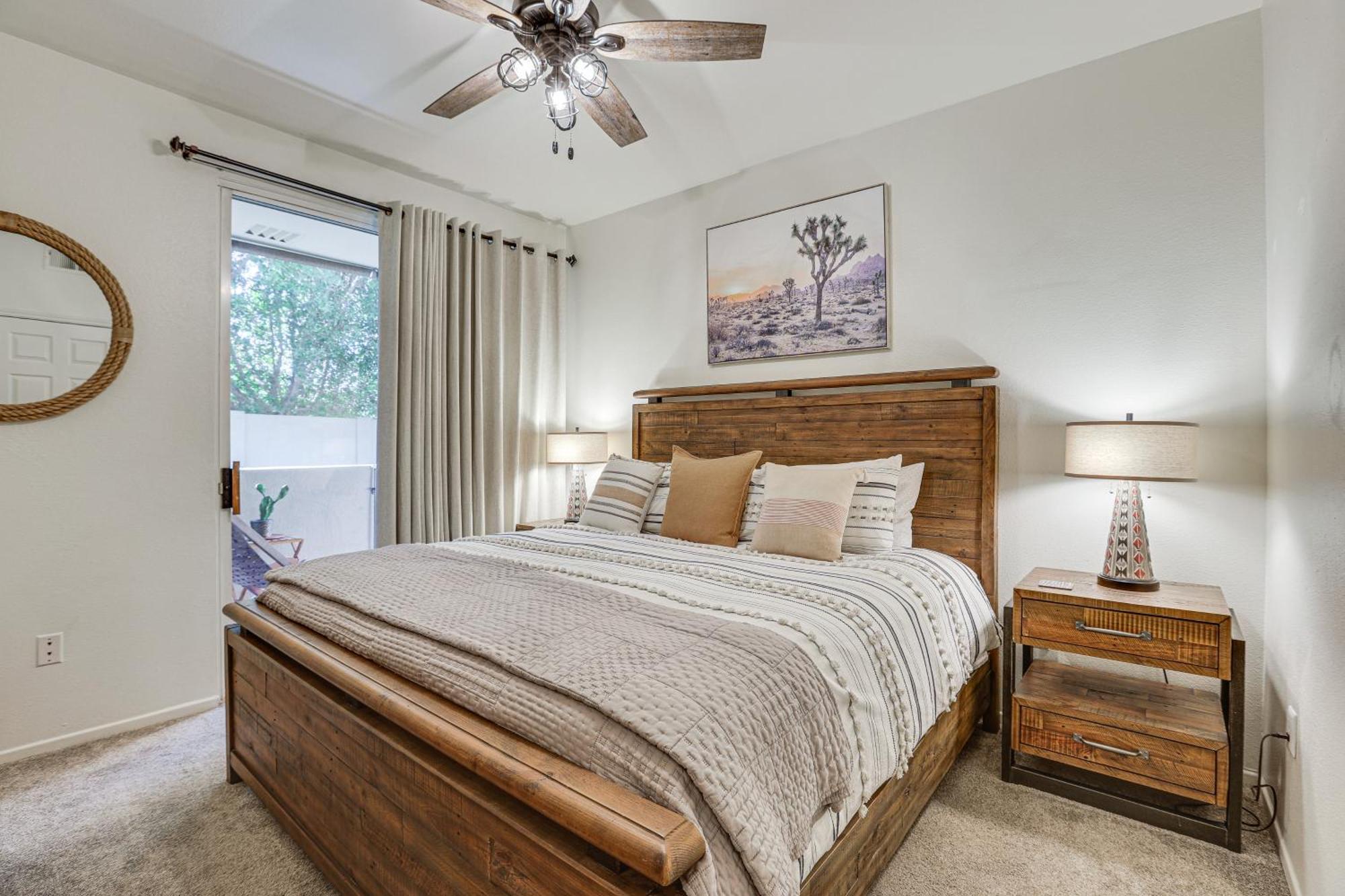 With Fireplace And Community Pools! Apartment *