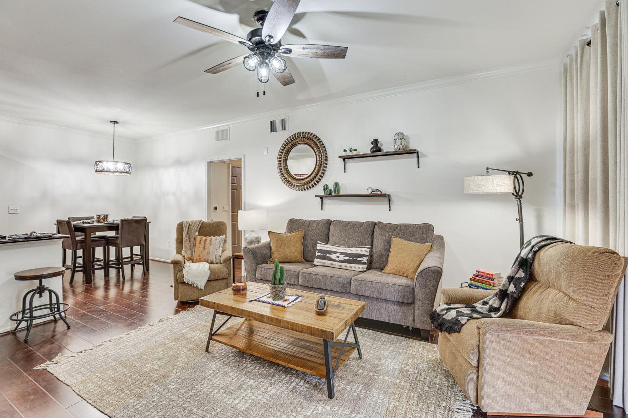 With Fireplace And Community Pools! Apartment