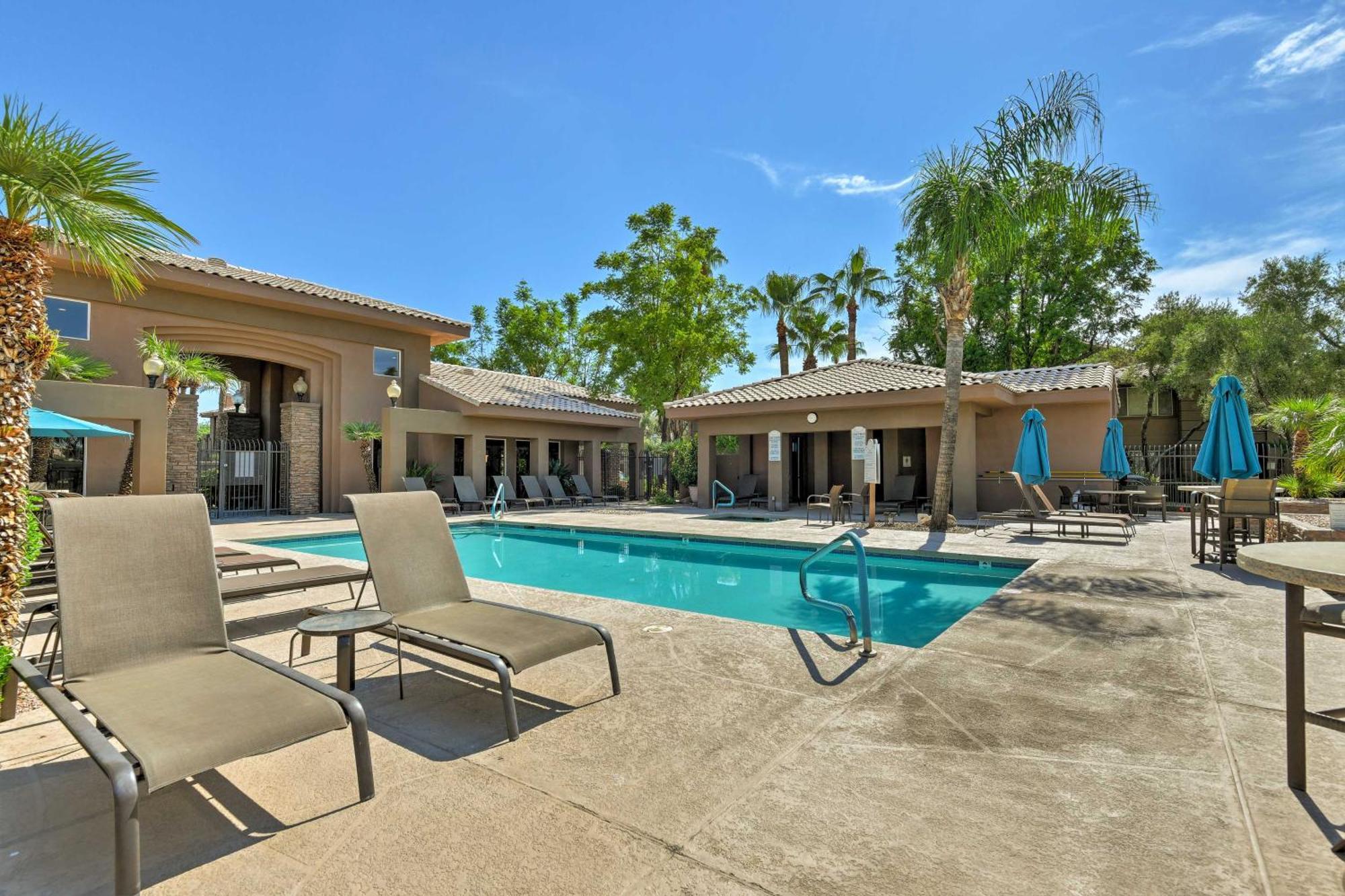 With Fireplace And Community Pools! * Scottsdale