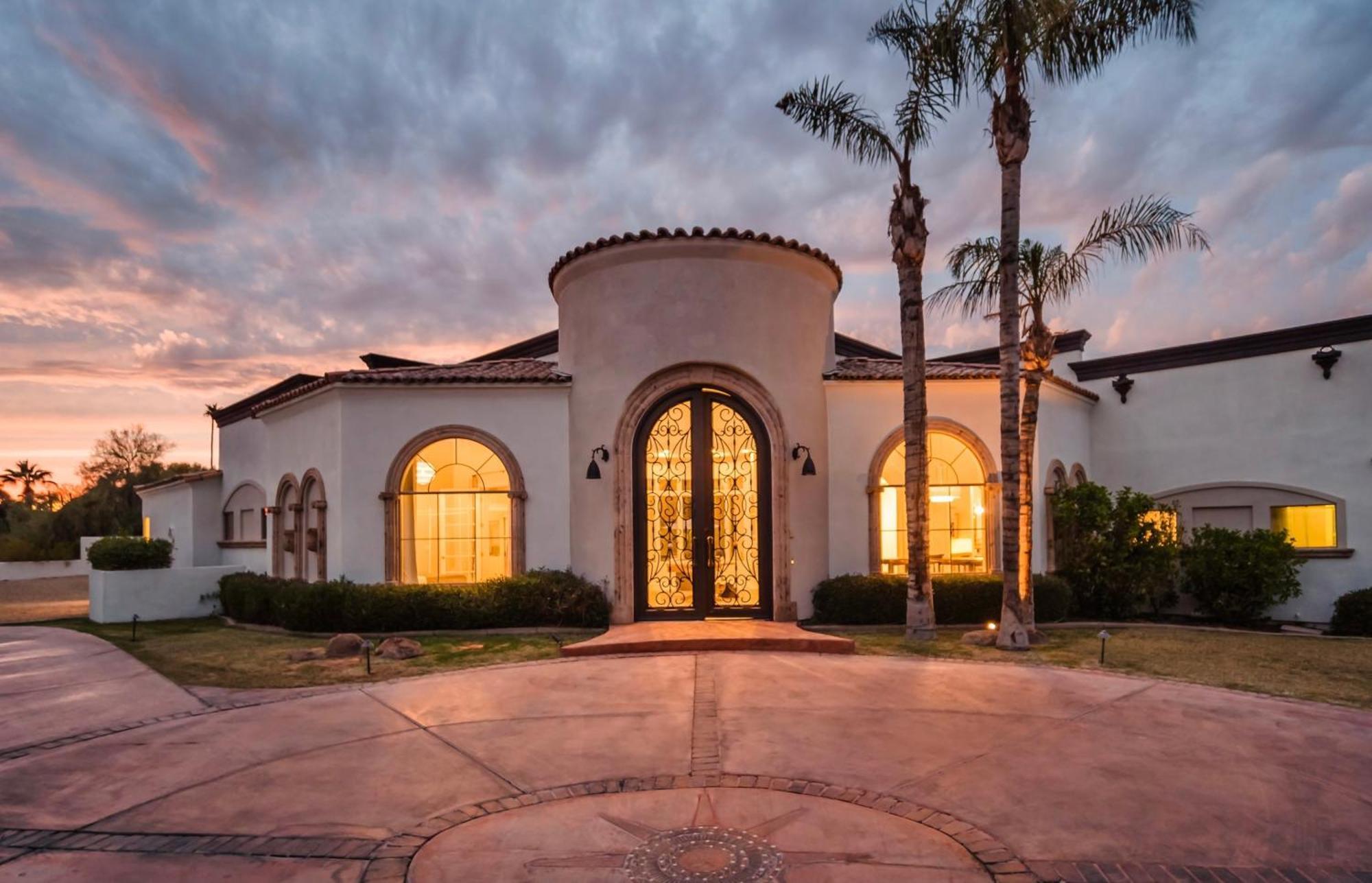 Farrier By Avantstay Spectacular 7br Mediterranean-style Estate W Pool Scottsdale