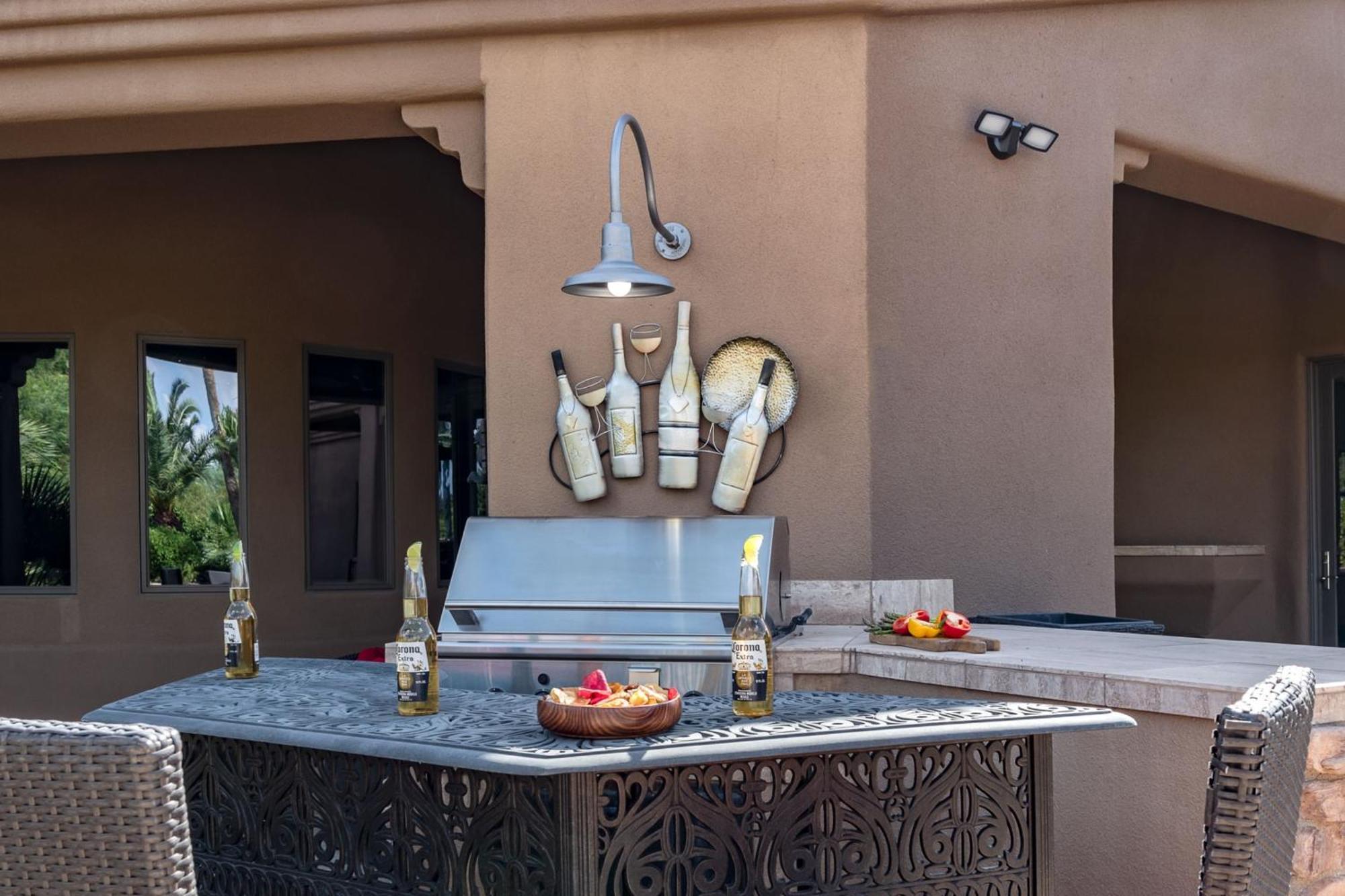 Preston By Avantstay 6br Desert Oasis W Basketball Court Pool Hot Tub Villa *