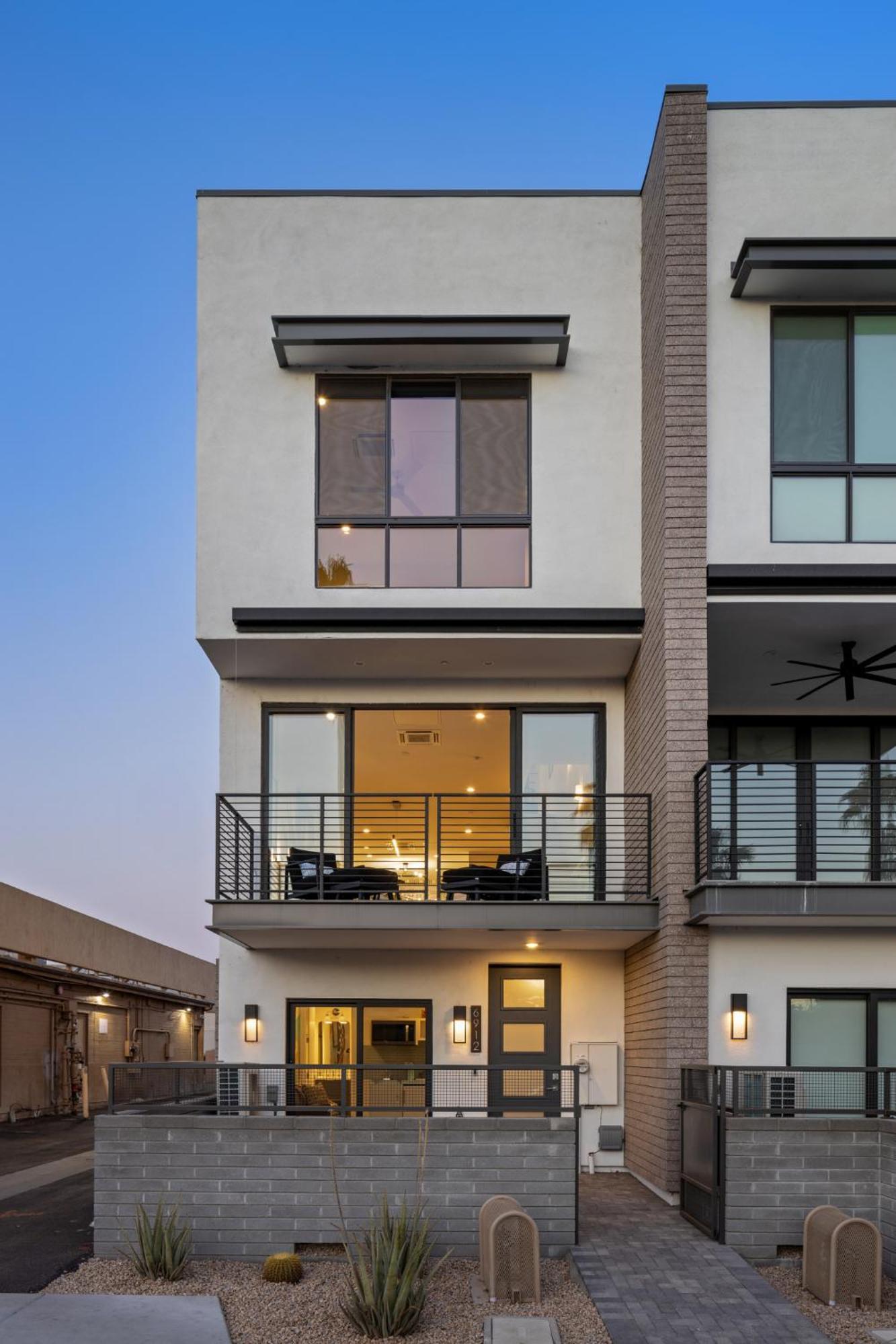 Perfect Friends Escape In Old Town With Pool Access And Roof Deck! Villa