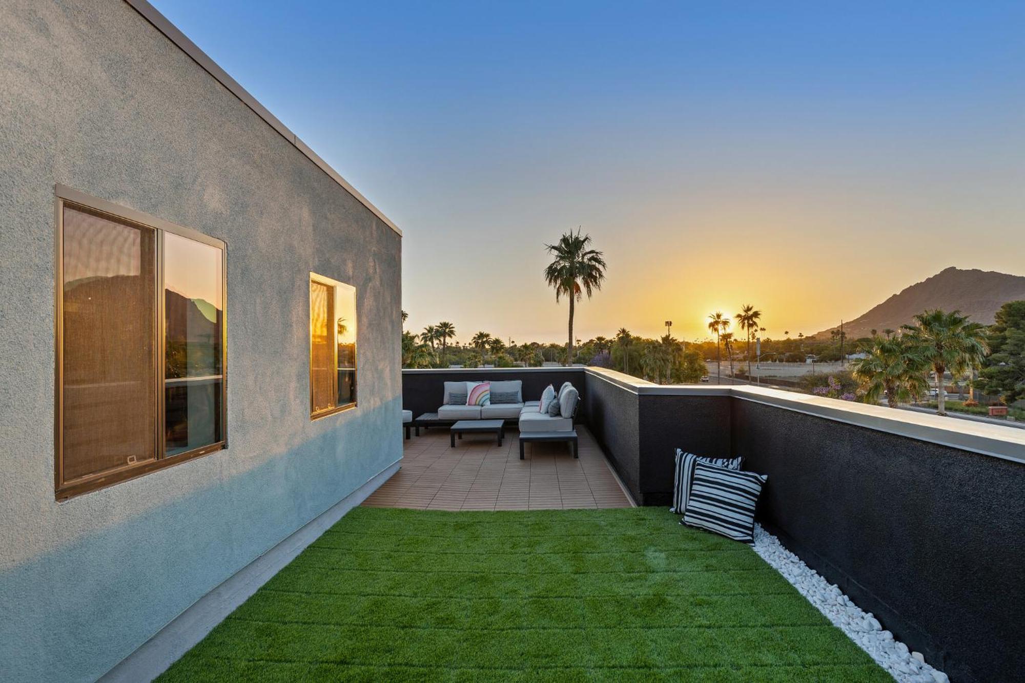 Villa Perfect Friends Escape In Old Town With Pool Access And Roof Deck!