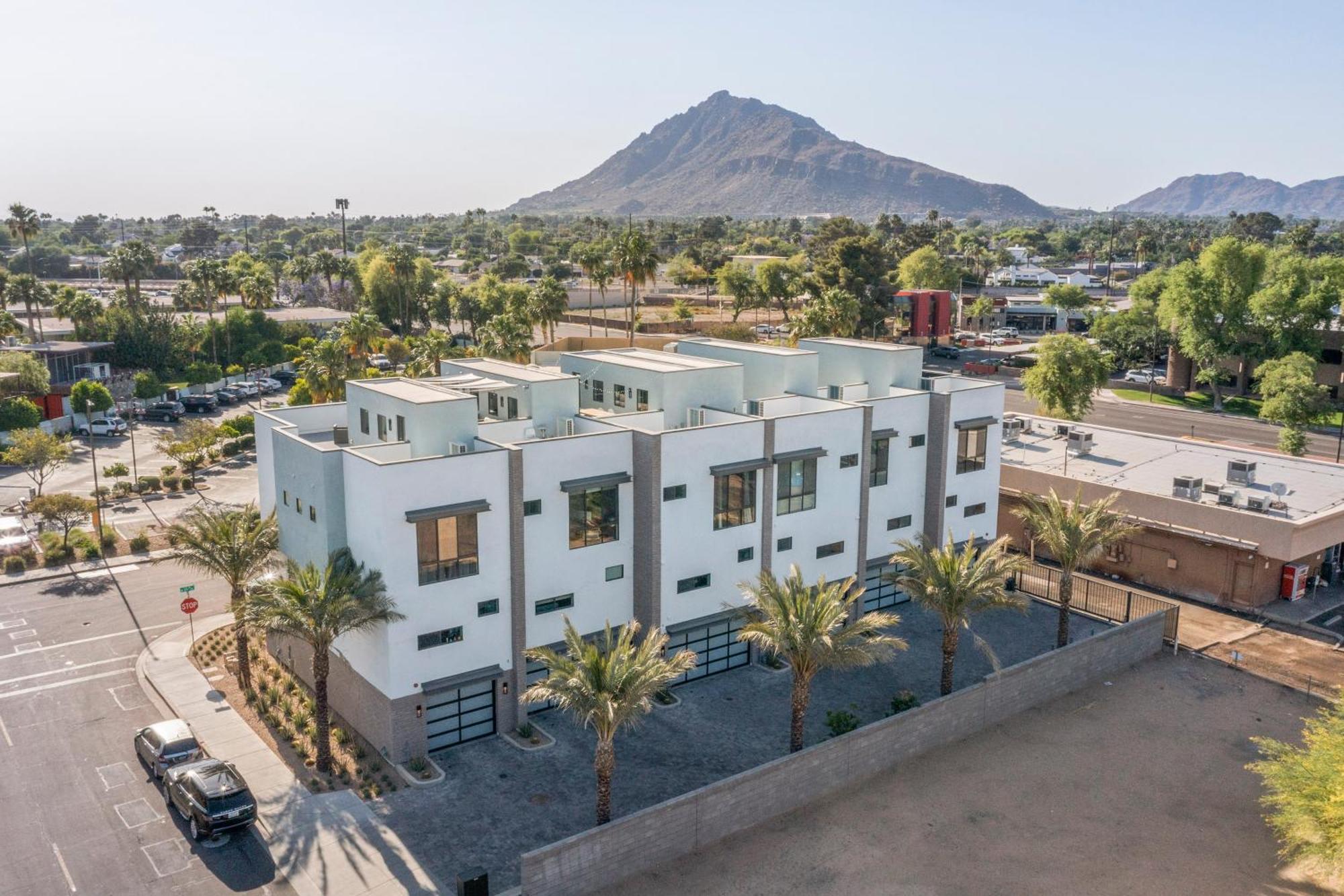 Perfect Friends Escape In Old Town With Pool Access And Roof Deck! Villa