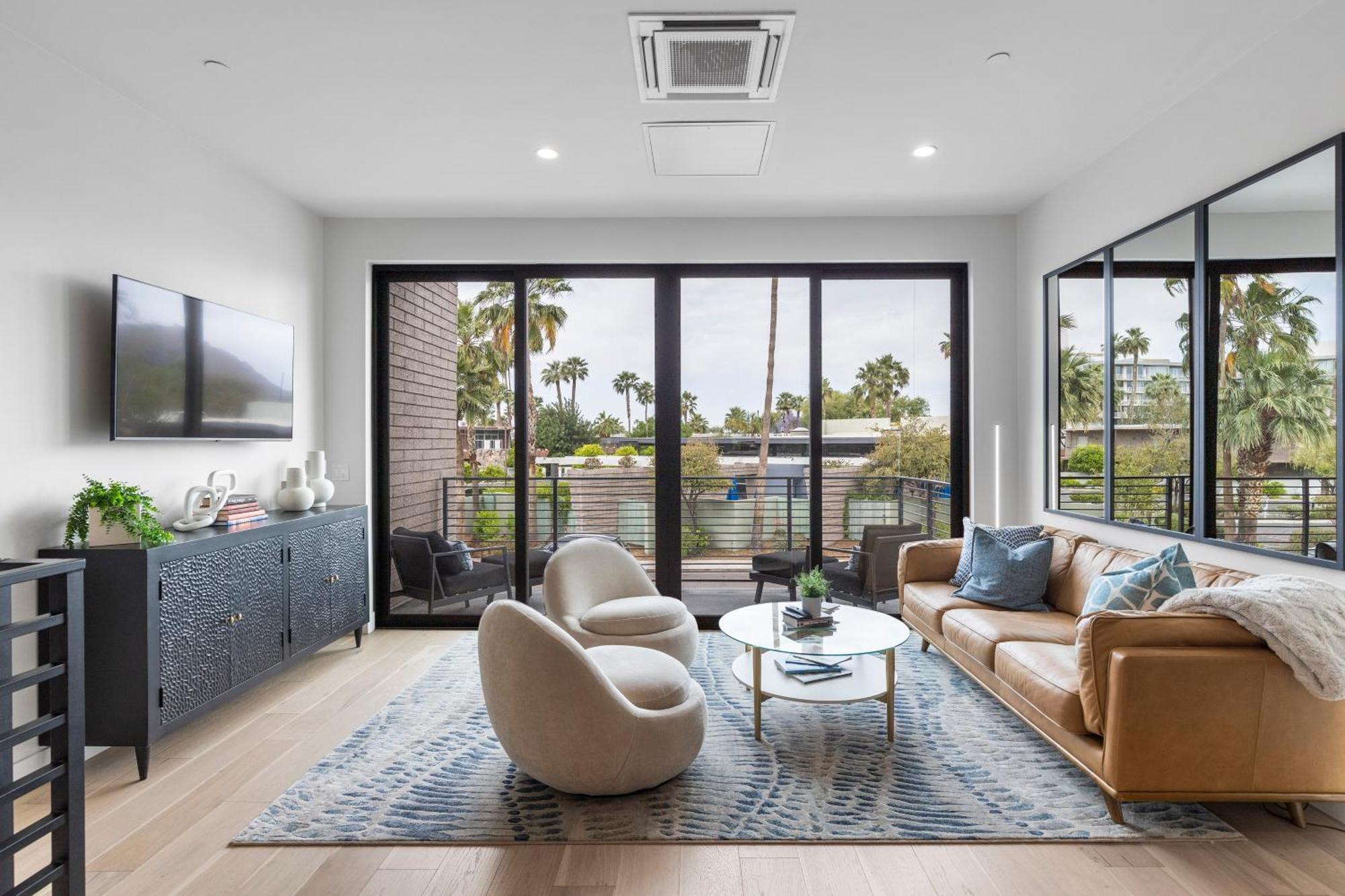 Perfect Friends Escape In Old Town With Pool Access And Roof Deck! *