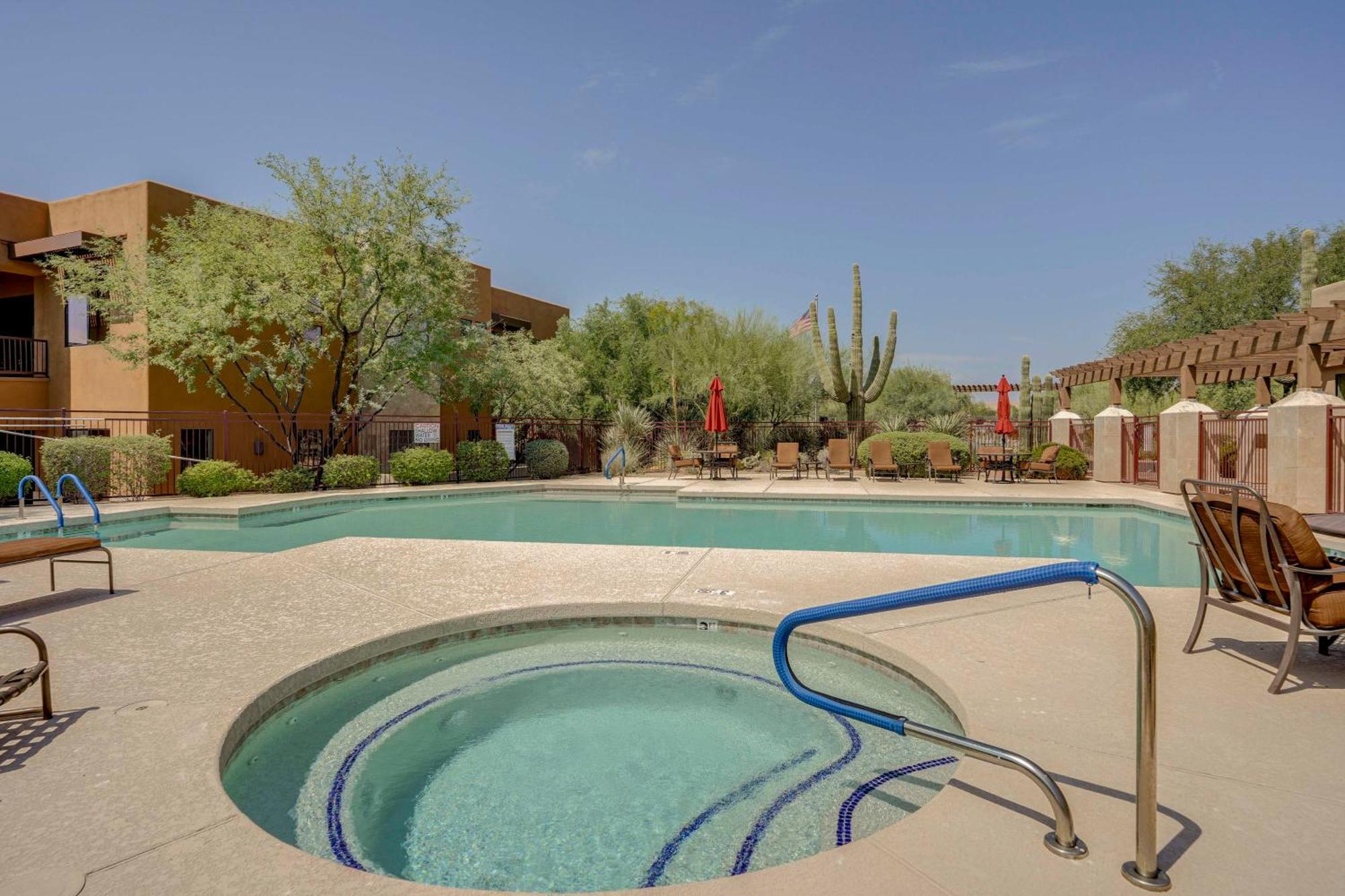 Modern With Patios And Mountain Views Apartment Scottsdale