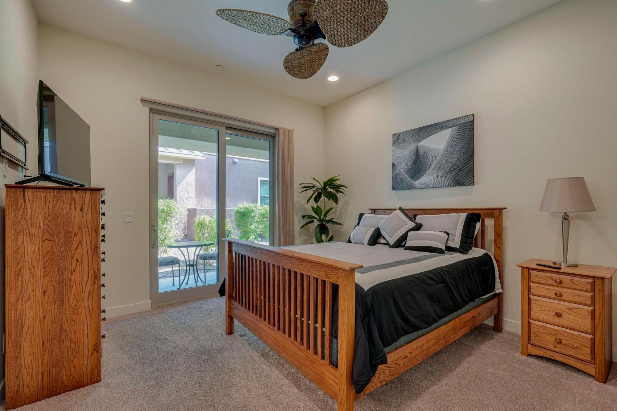 Modern With Patios And Mountain Views Scottsdale