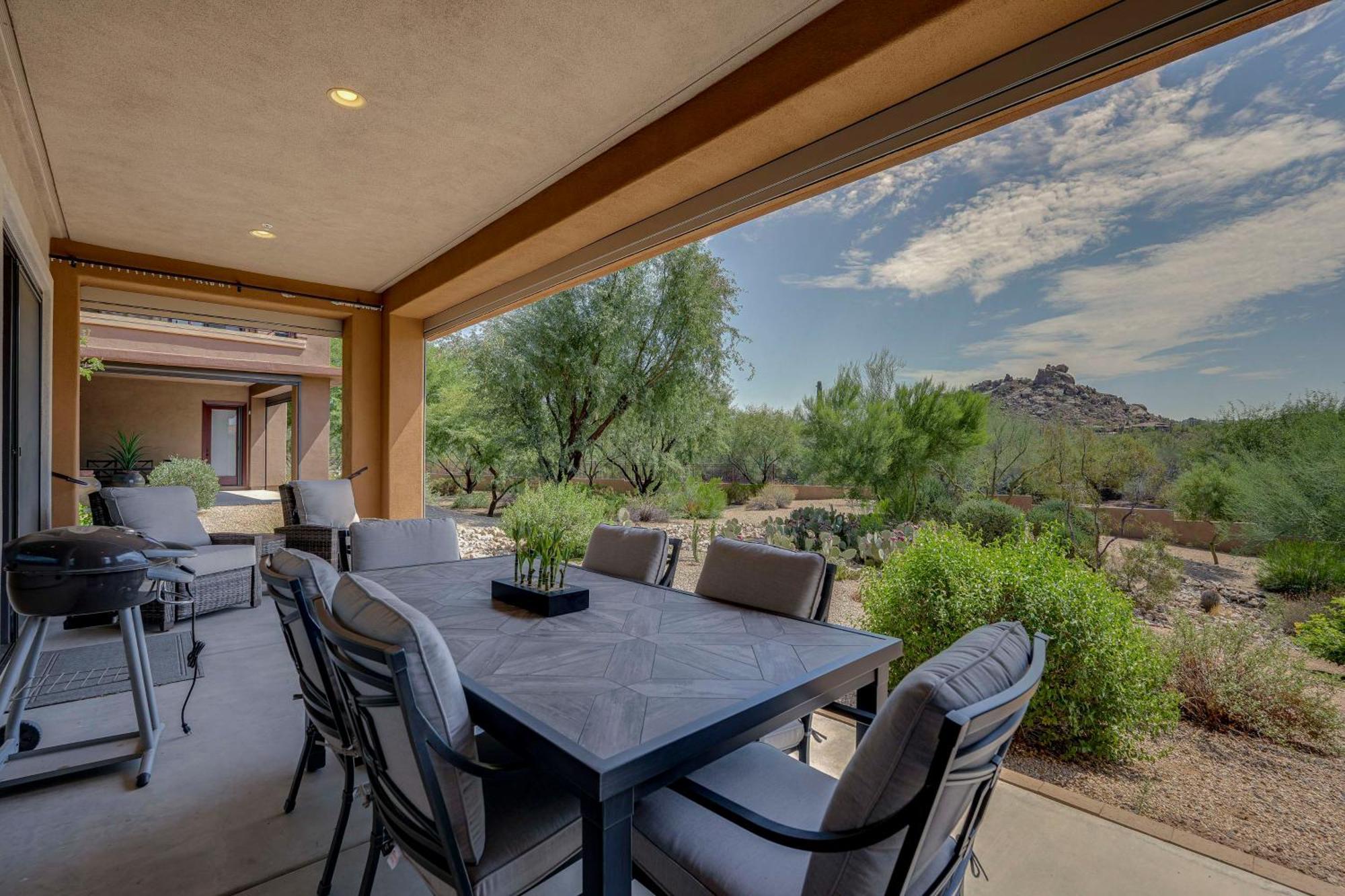 Apartment Modern With Patios And Mountain Views *