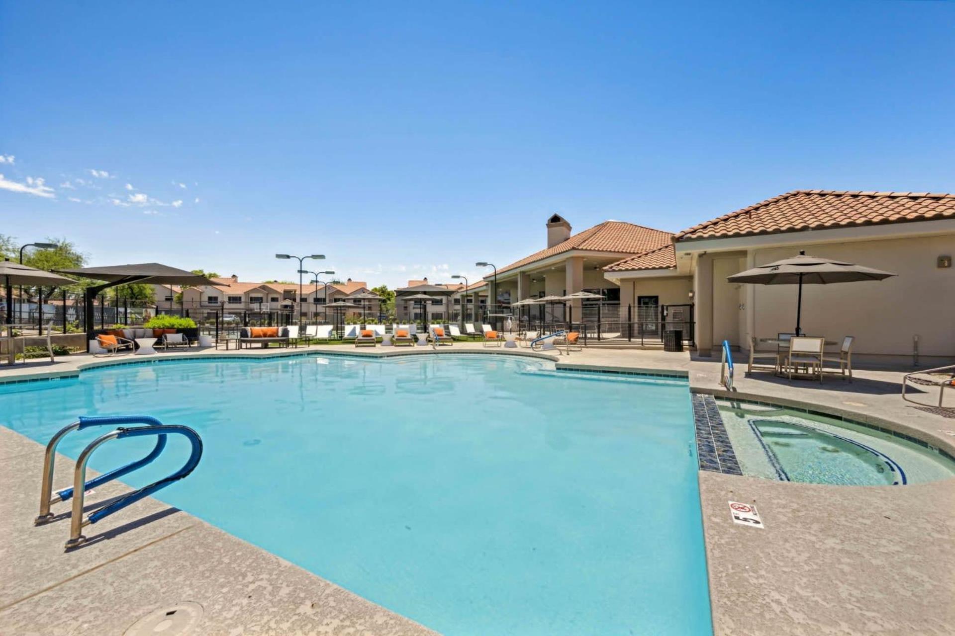 Apartment New Cozysuites Tpc With Parking, Pool *