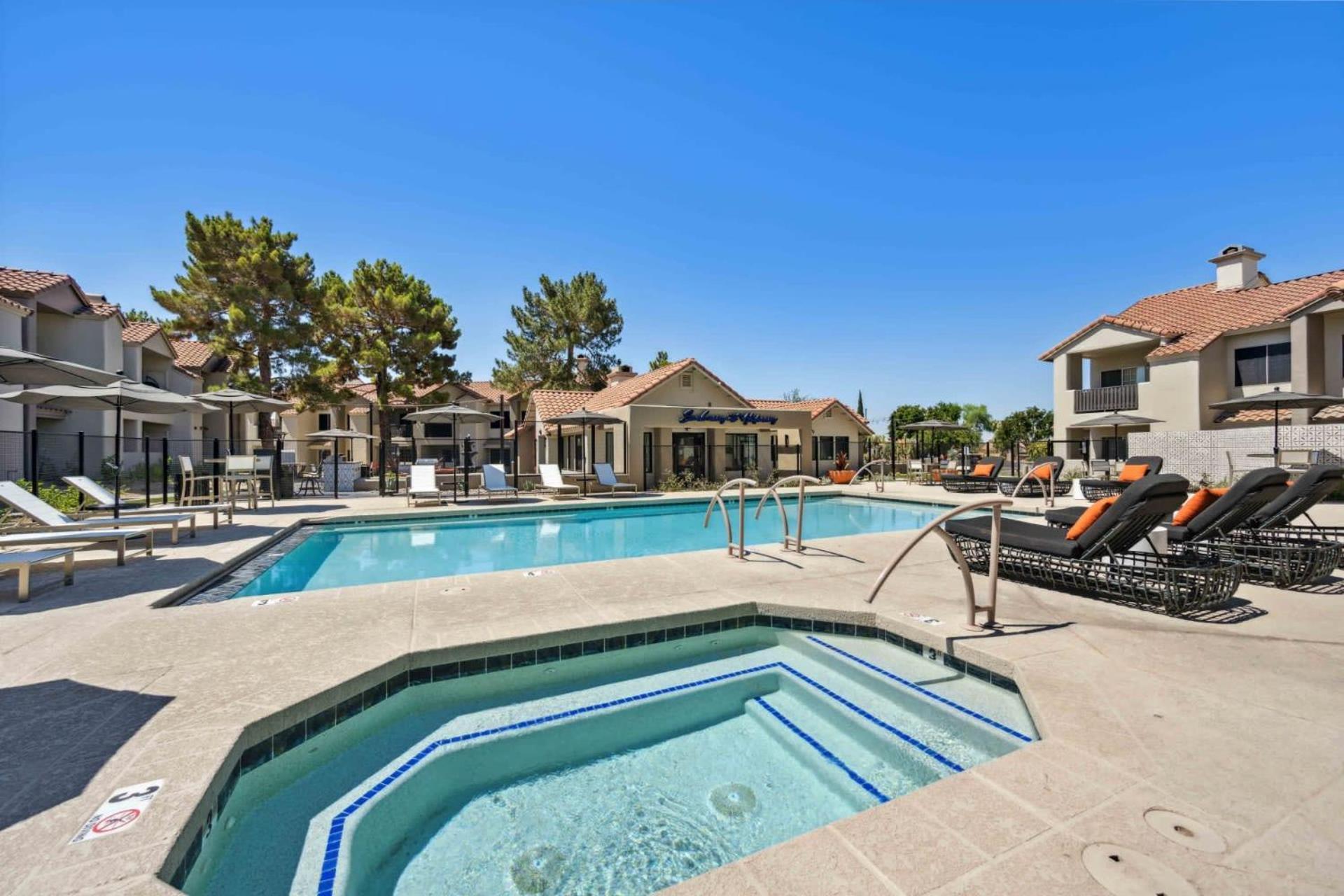 New Cozysuites Tpc With Parking, Pool *