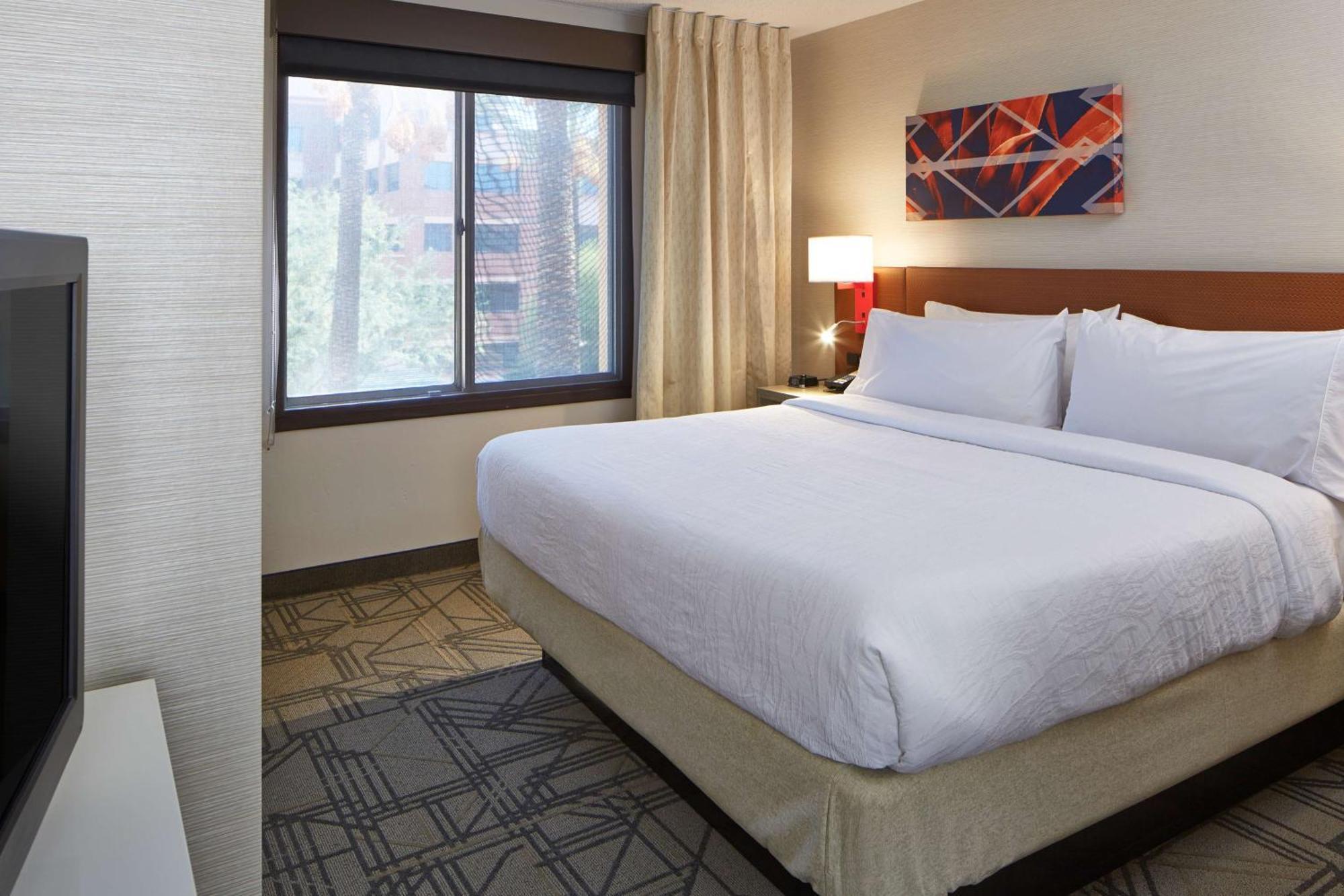 Hotel Hilton Garden Old Town 3*