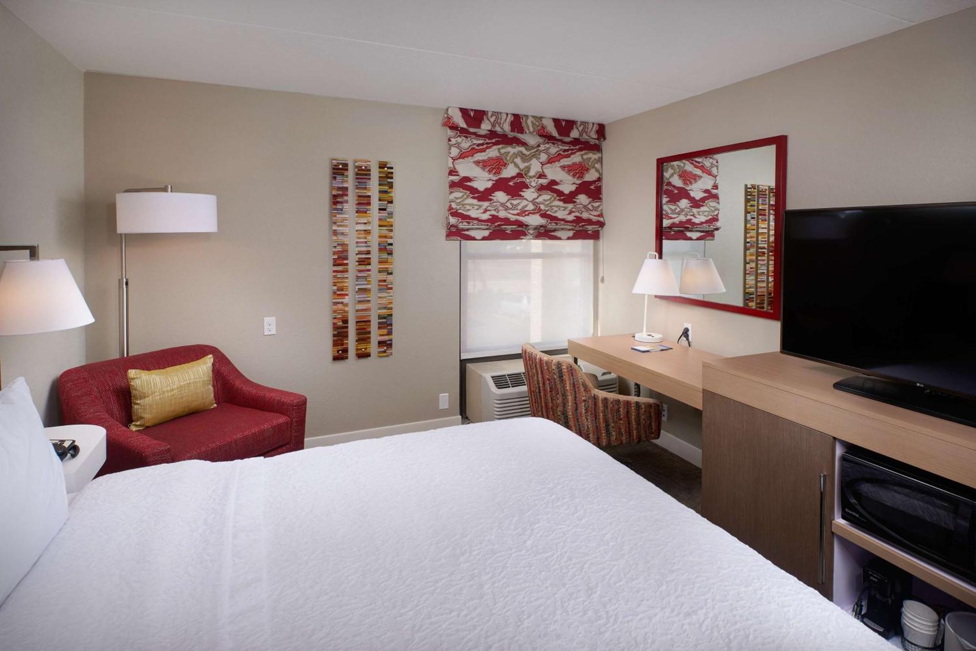Hampton & On Shea Blvd Hotel